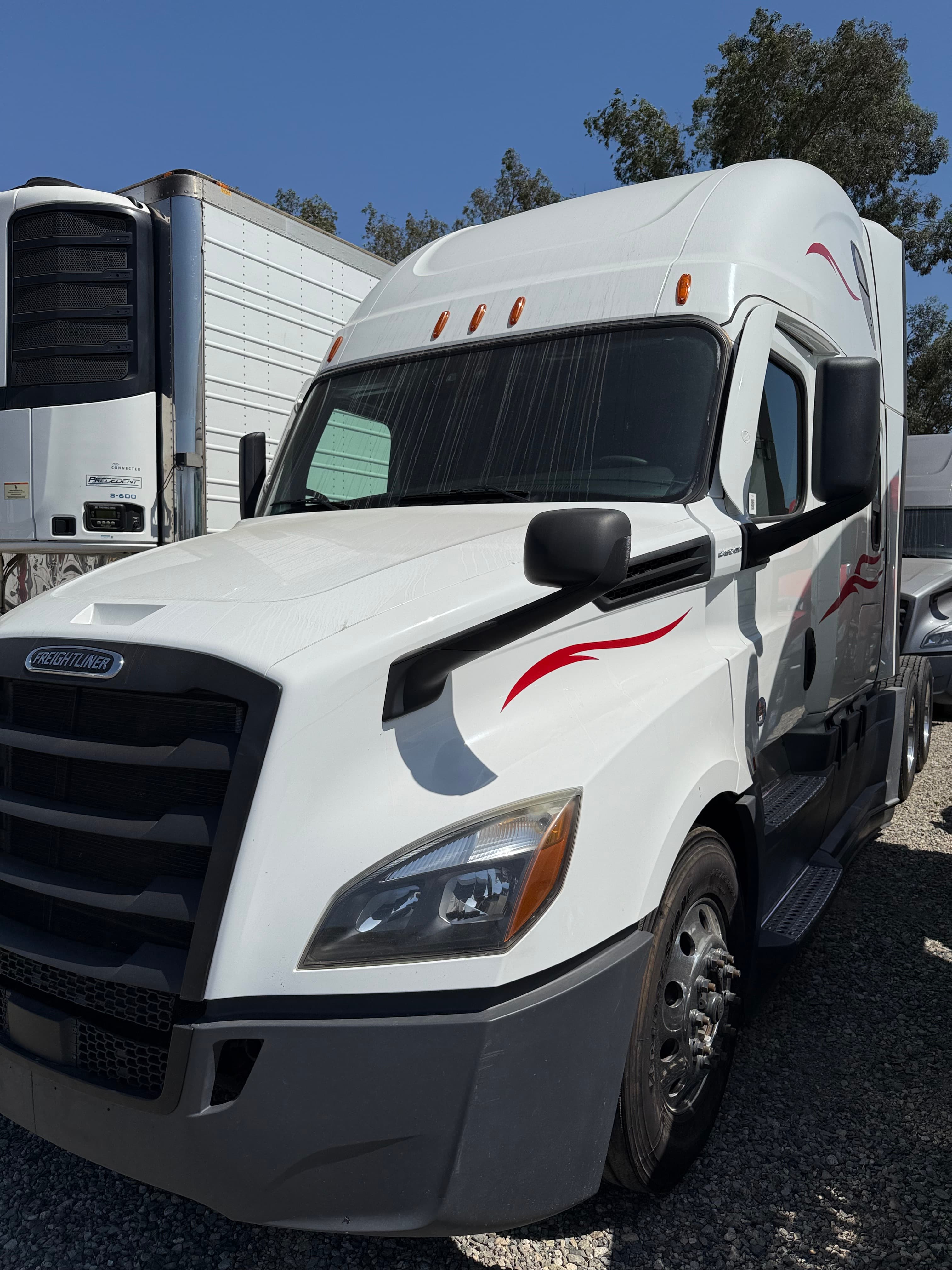2021 FREIGHTLINER CASCADIA 126SLP