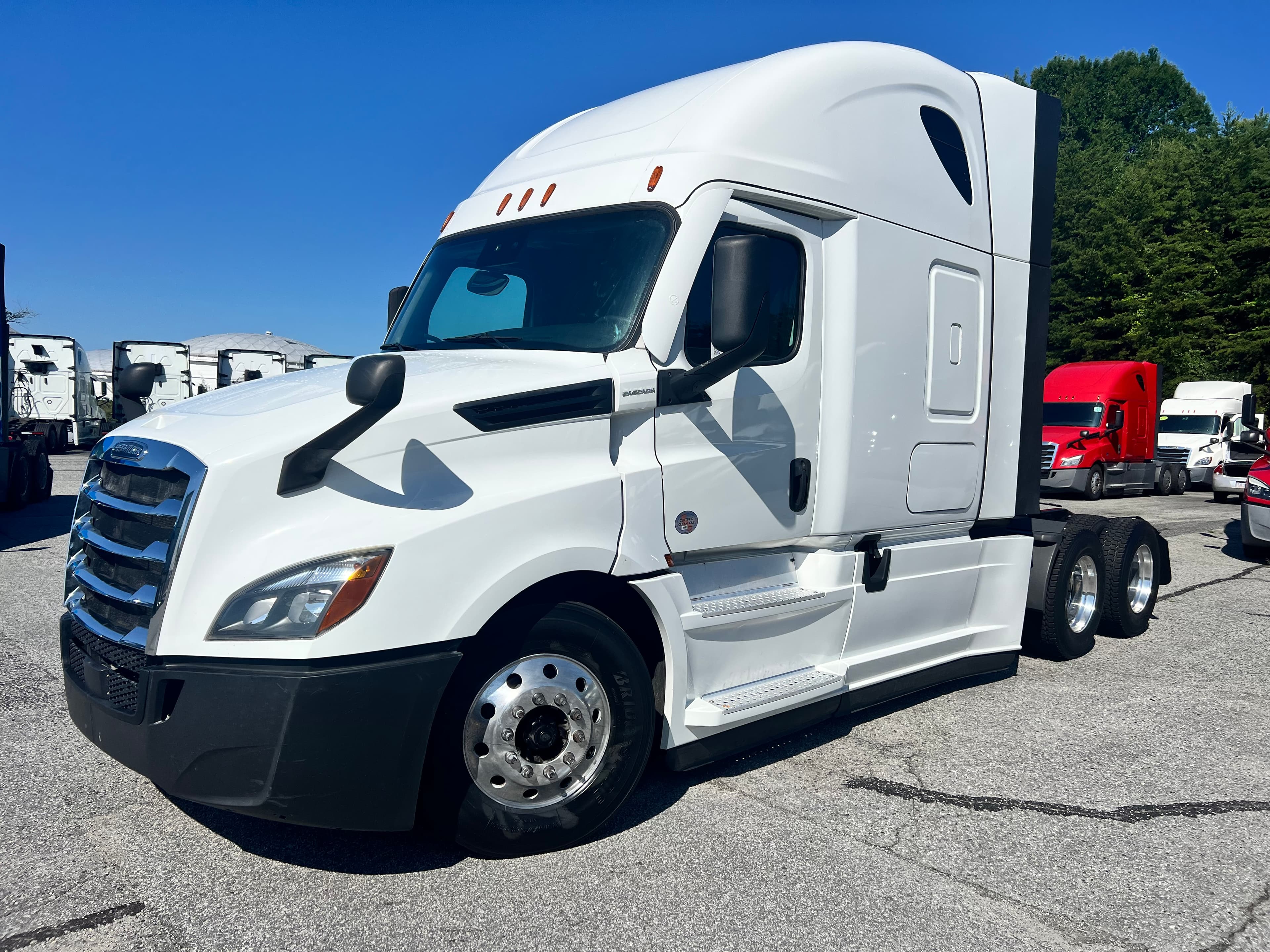 2021 FREIGHTLINER CASCADIA 126SLP