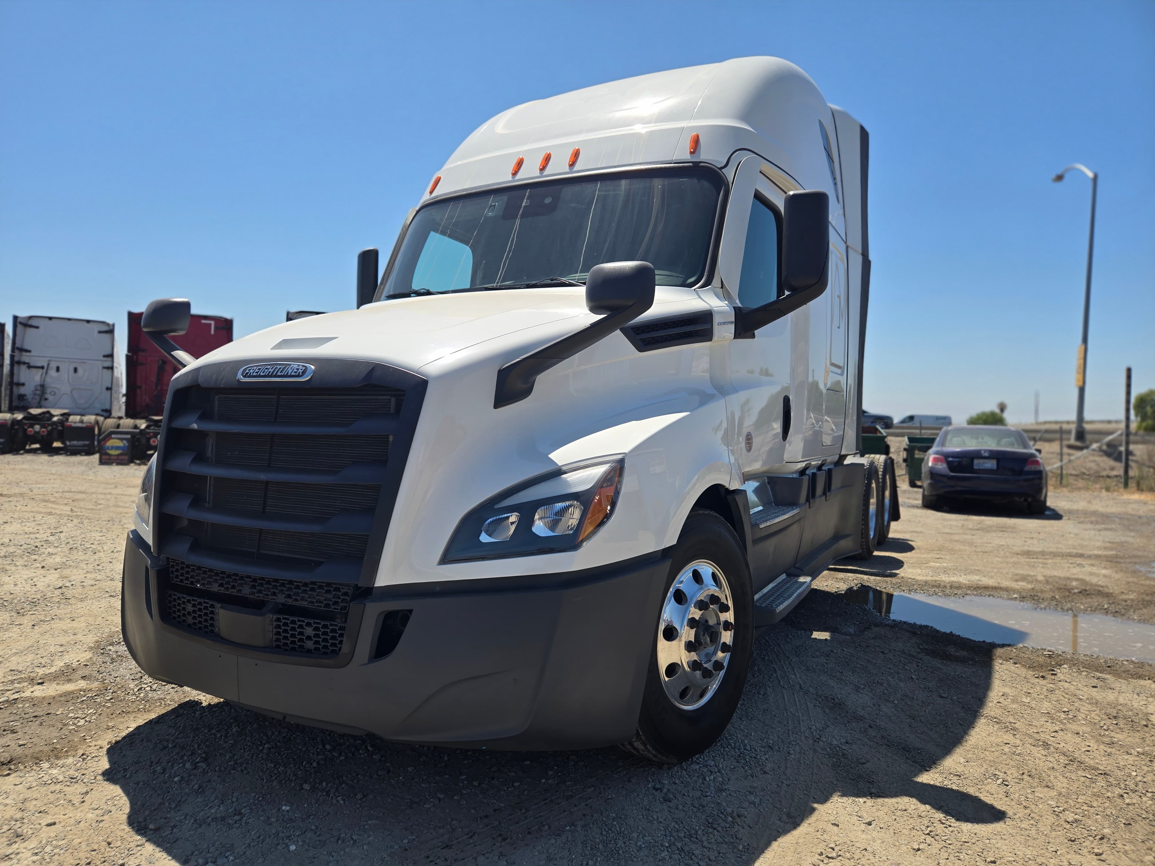 2023 FREIGHTLINER CASCADIA 126SLP