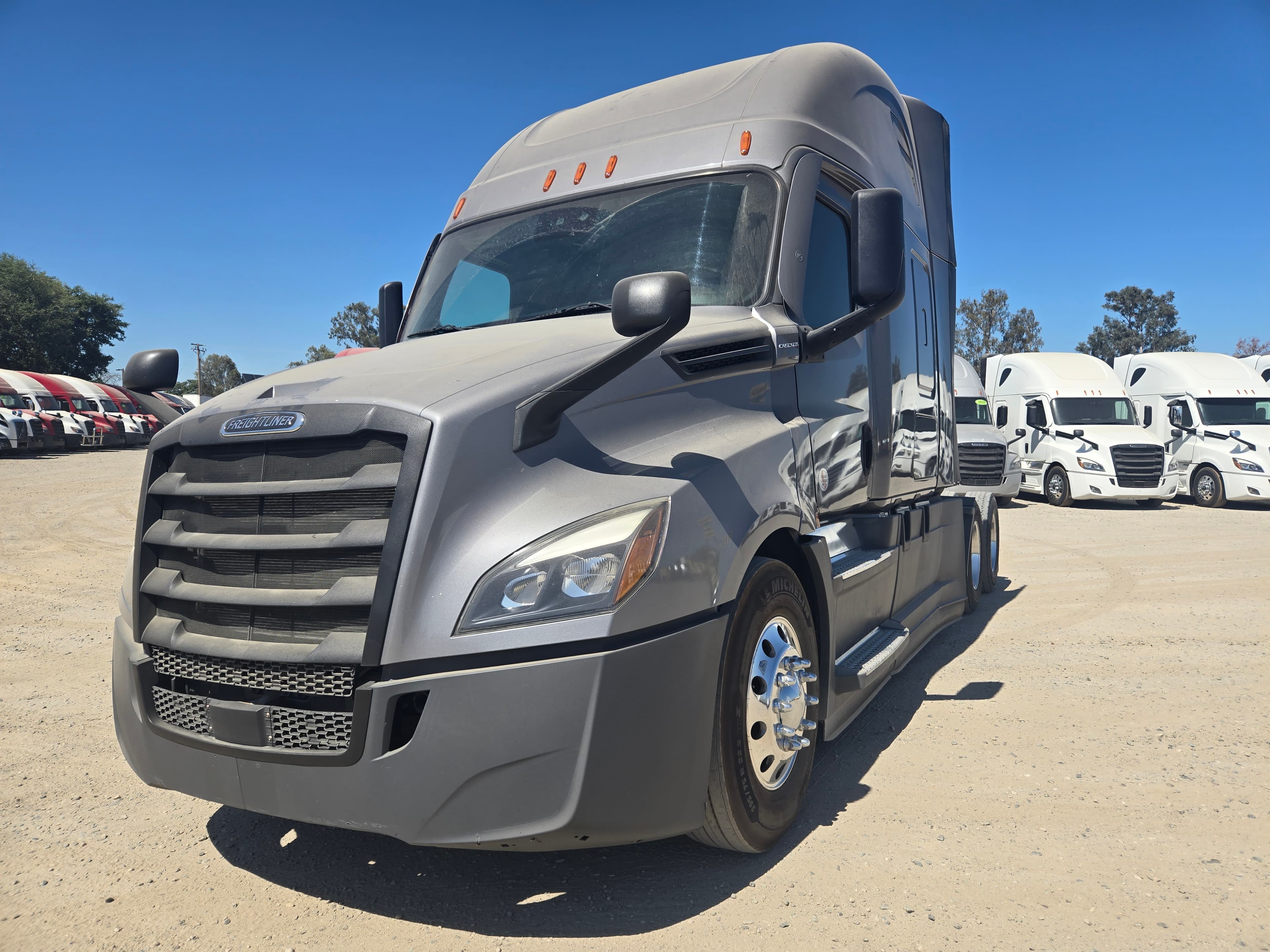 2021 FREIGHTLINER CASCADIA 126SLP