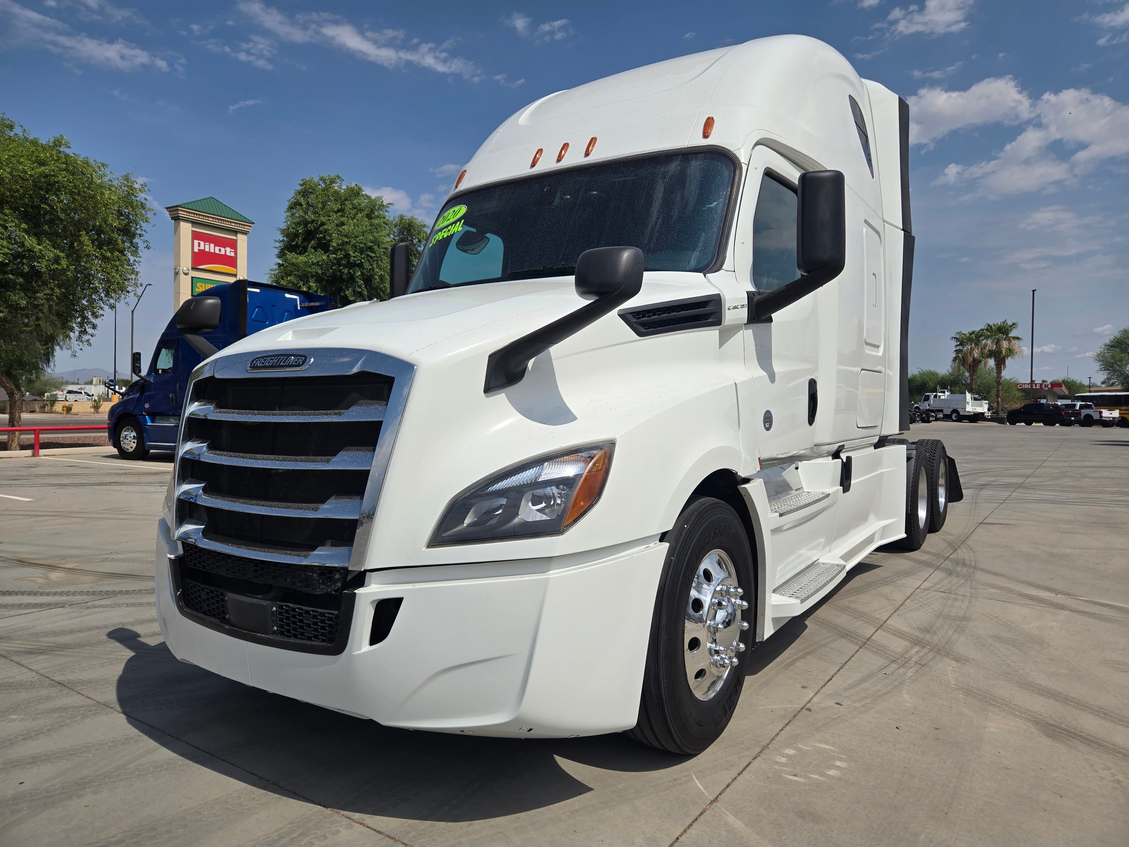 2020 FREIGHTLINER CASCADIA 126SLP