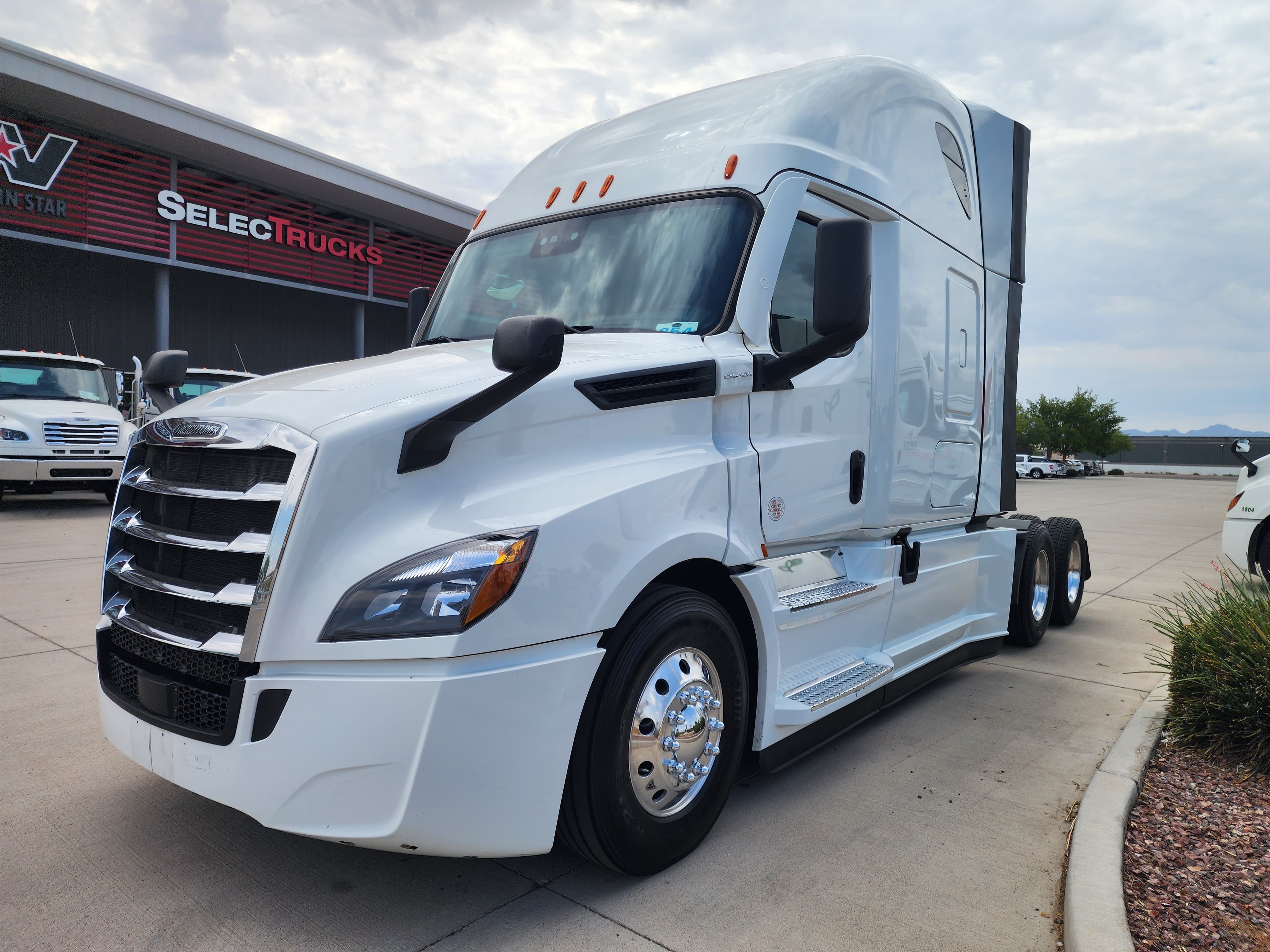 2021 FREIGHTLINER CASCADIA 126SLP