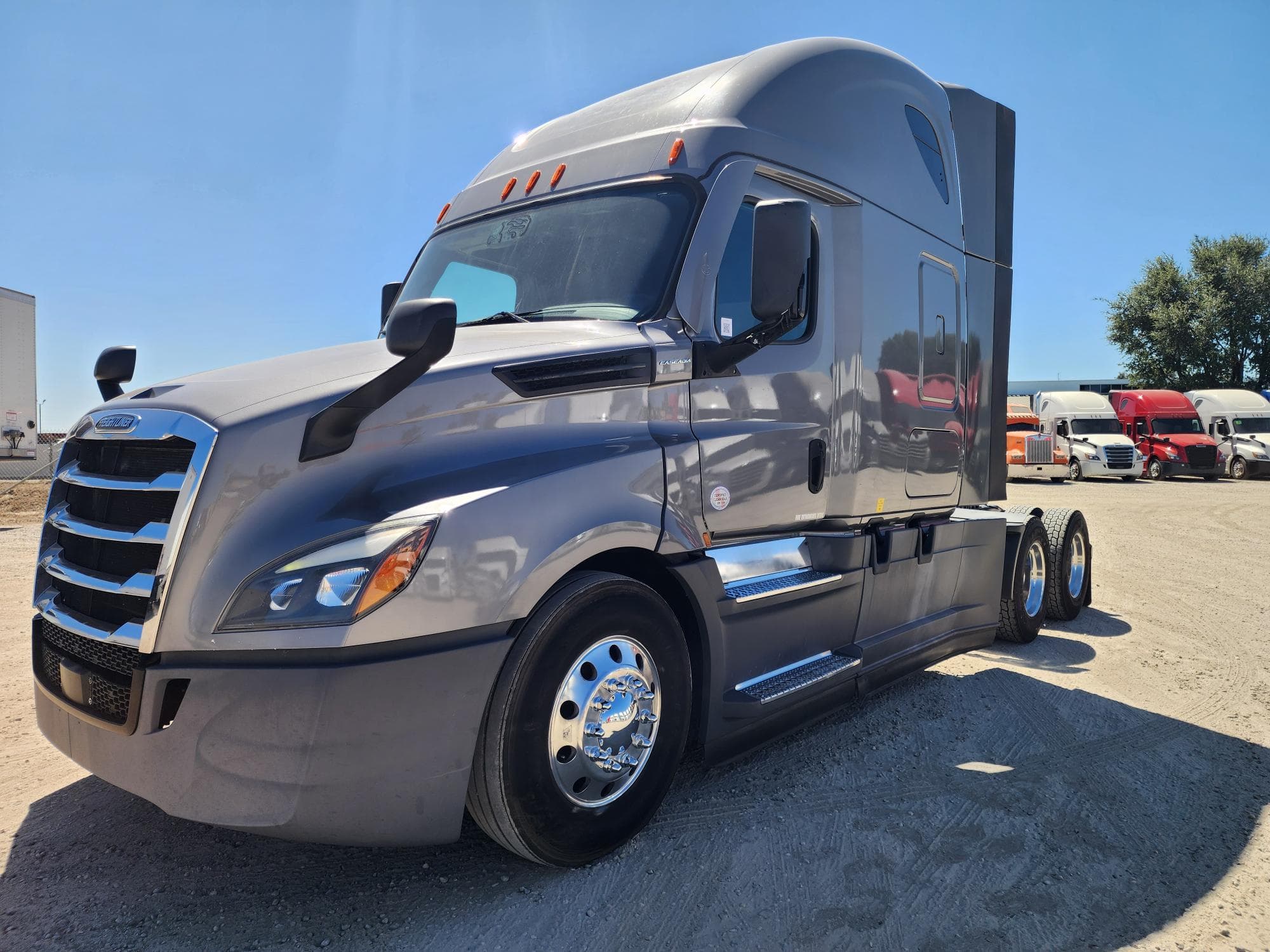 2021 FREIGHTLINER CASCADIA 126SLP