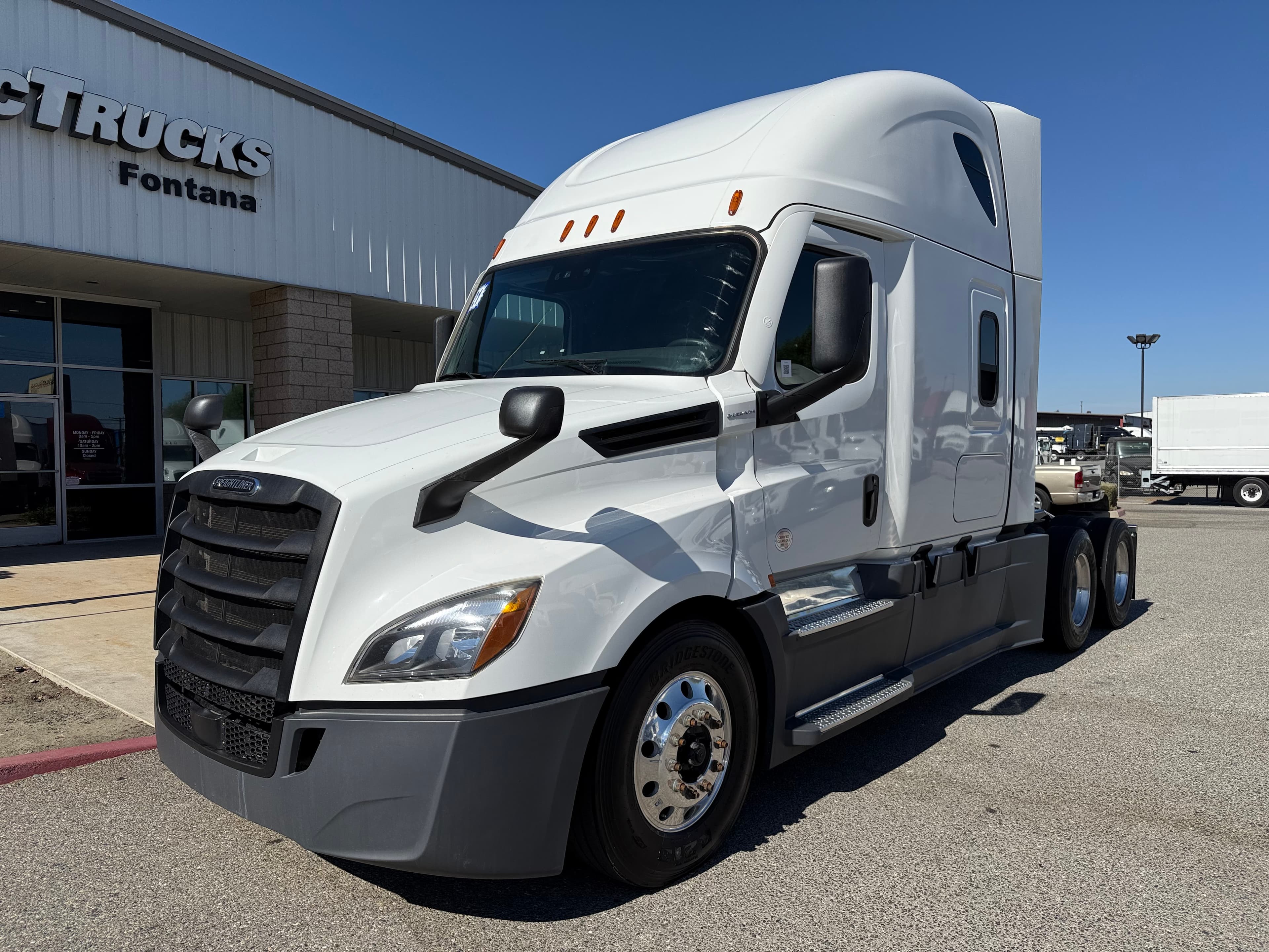 2021 FREIGHTLINER CASCADIA 126SLP