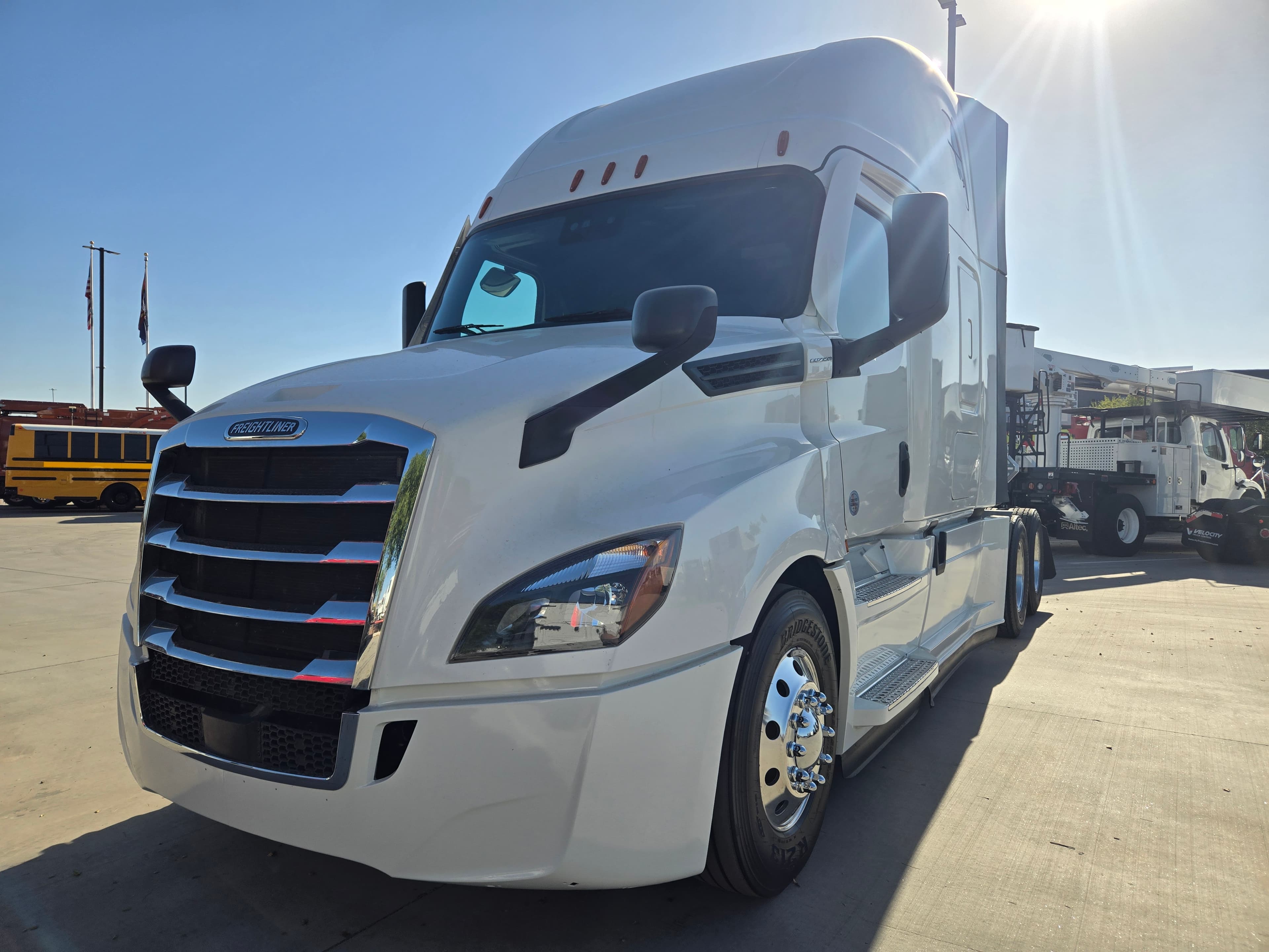 2021 FREIGHTLINER CASCADIA 126SLP