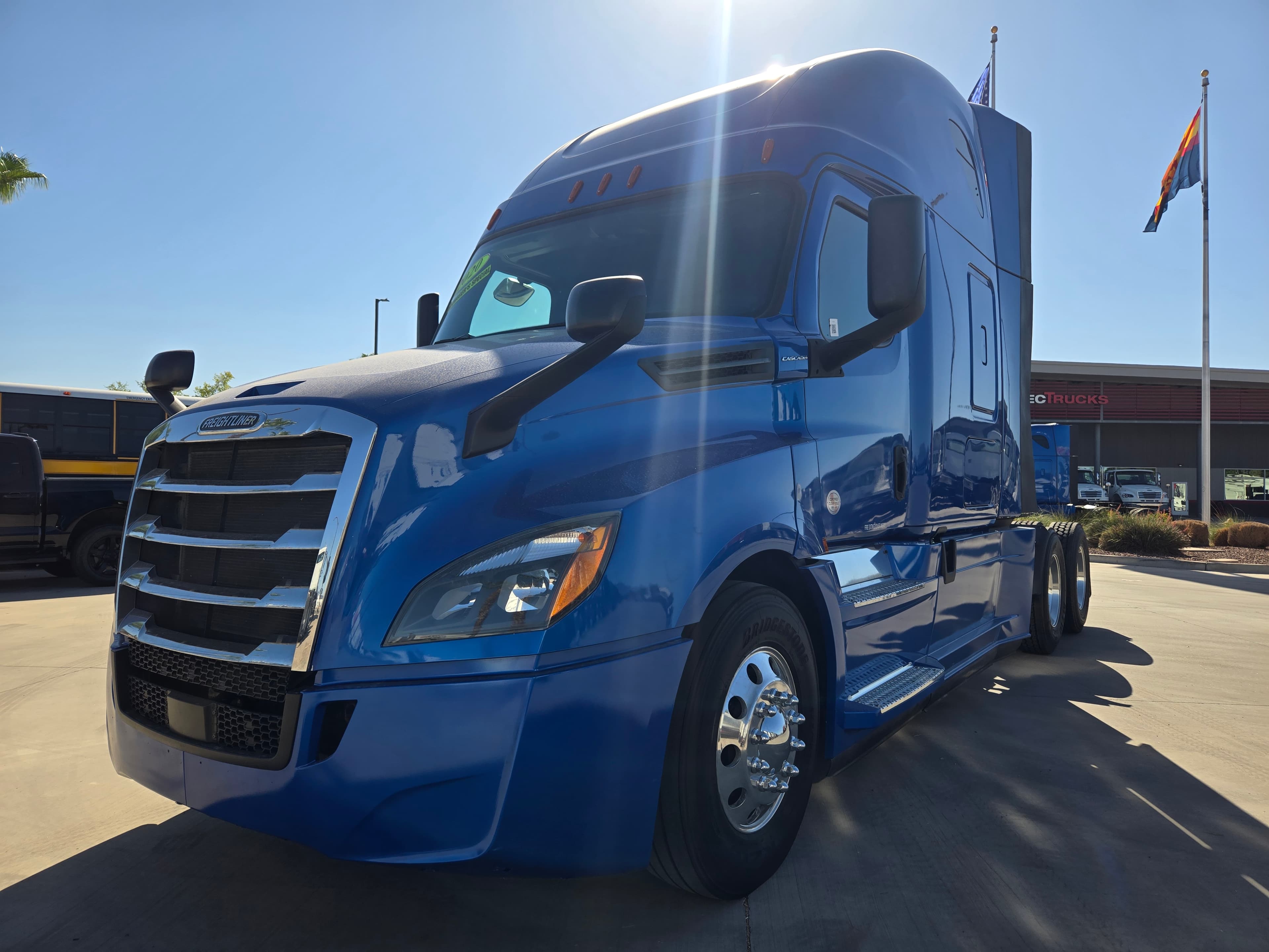 2020 FREIGHTLINER CASCADIA 126SLP