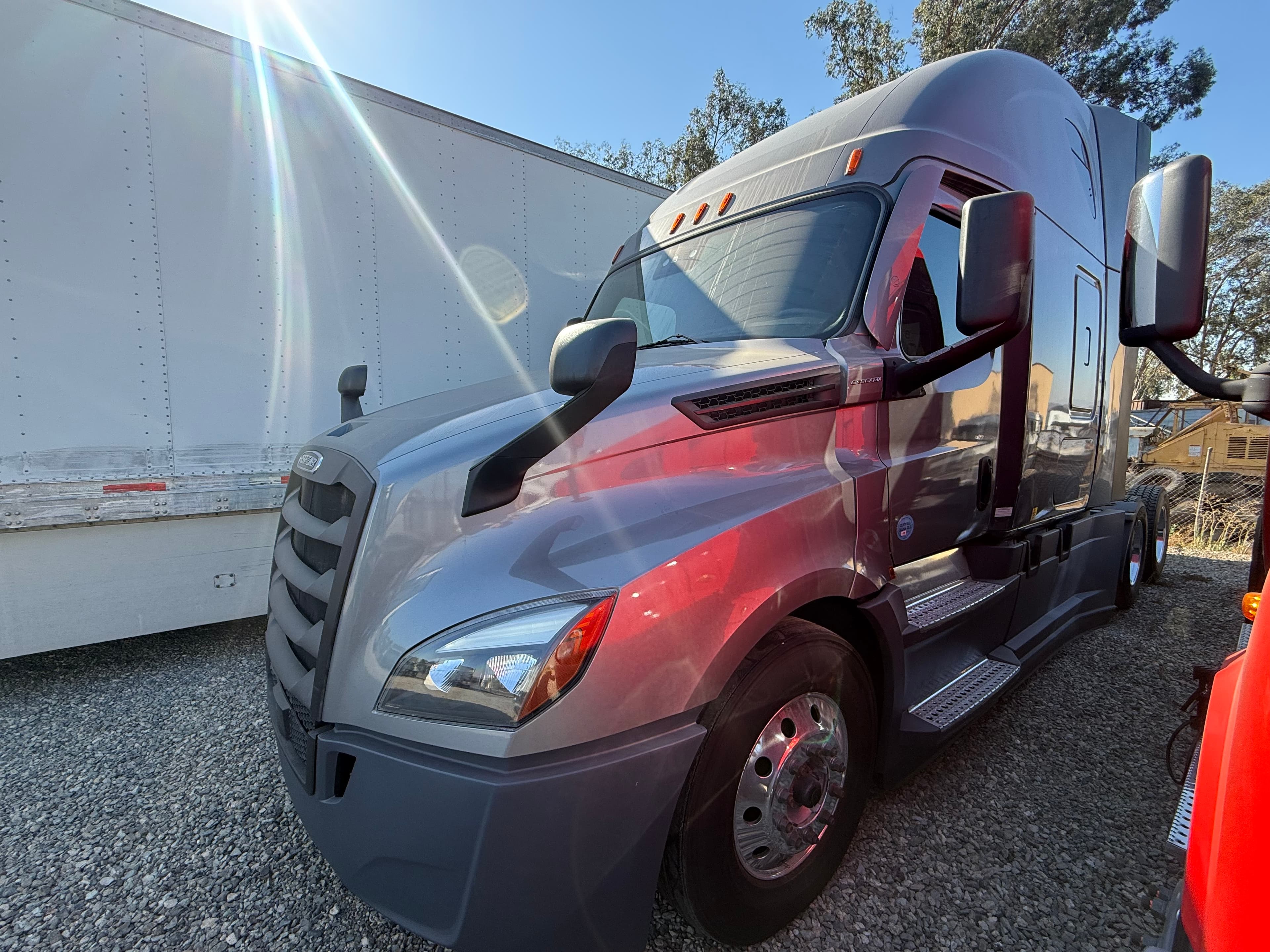 2021 FREIGHTLINER CASCADIA 126SLP
