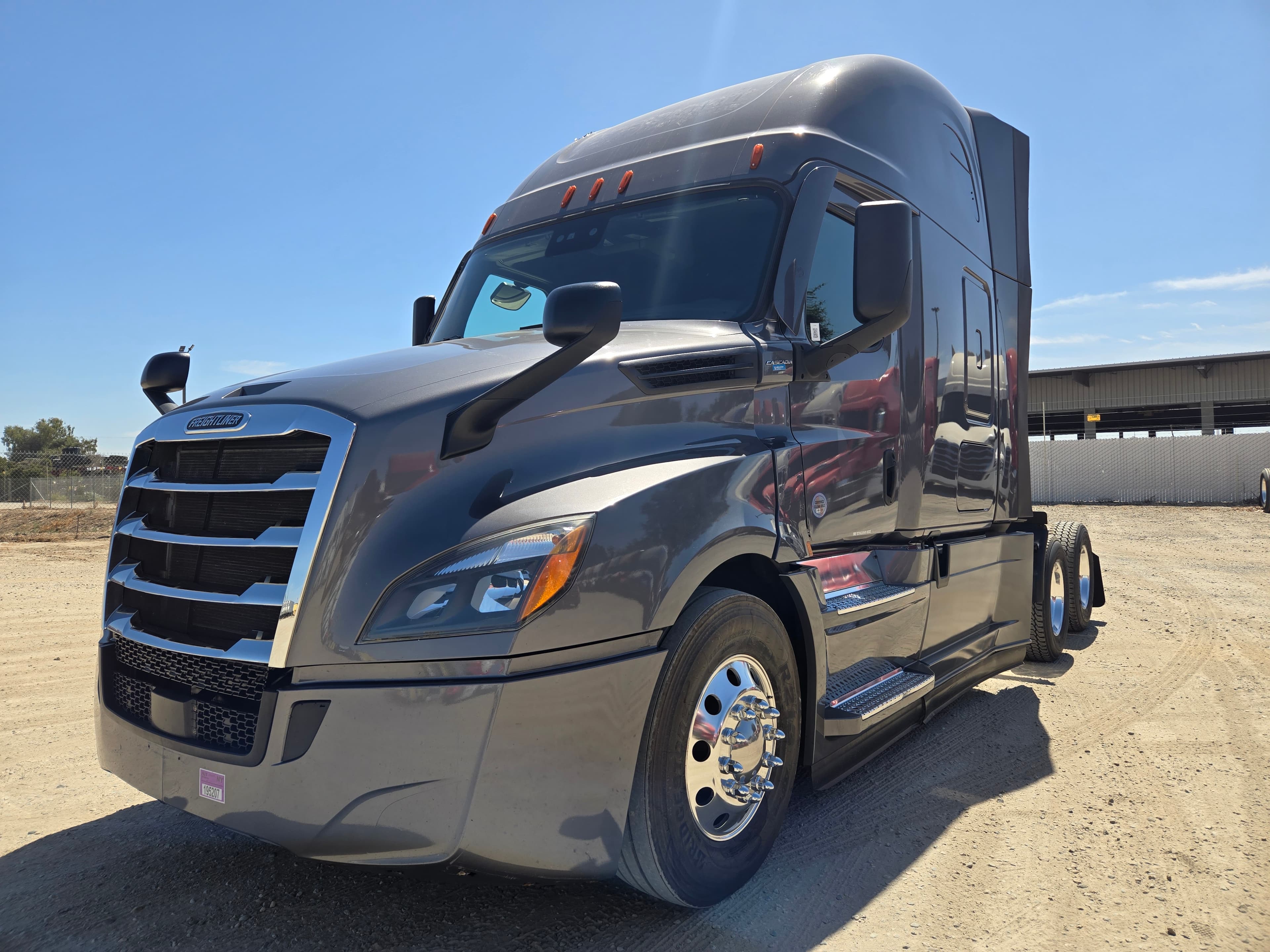2021 FREIGHTLINER CASCADIA 126SLP