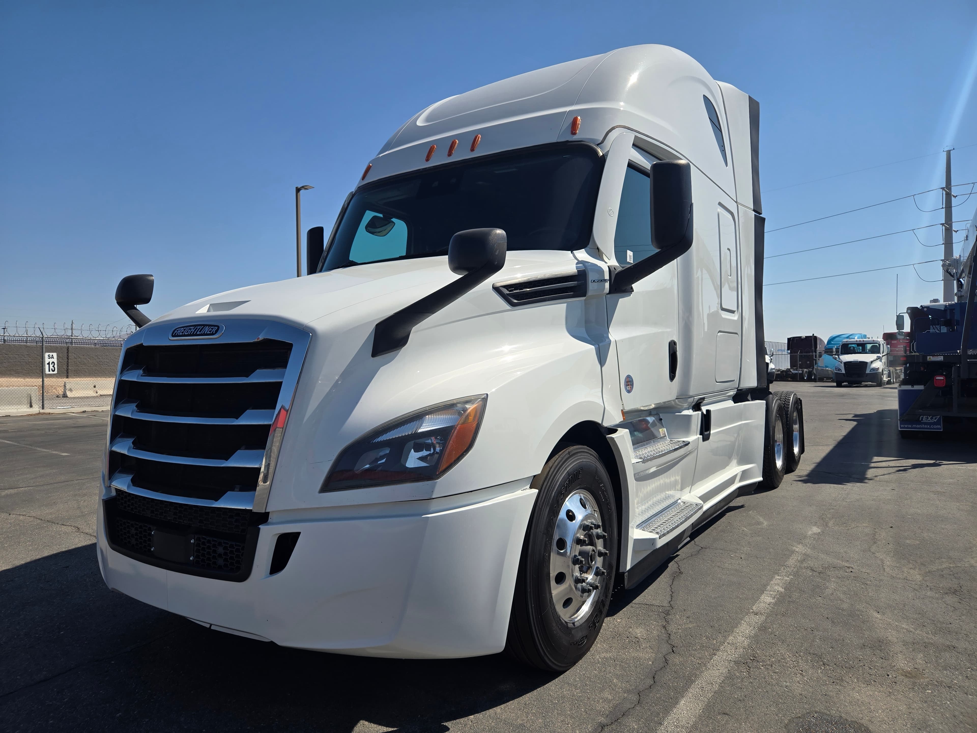 2021 FREIGHTLINER CASCADIA 126SLP