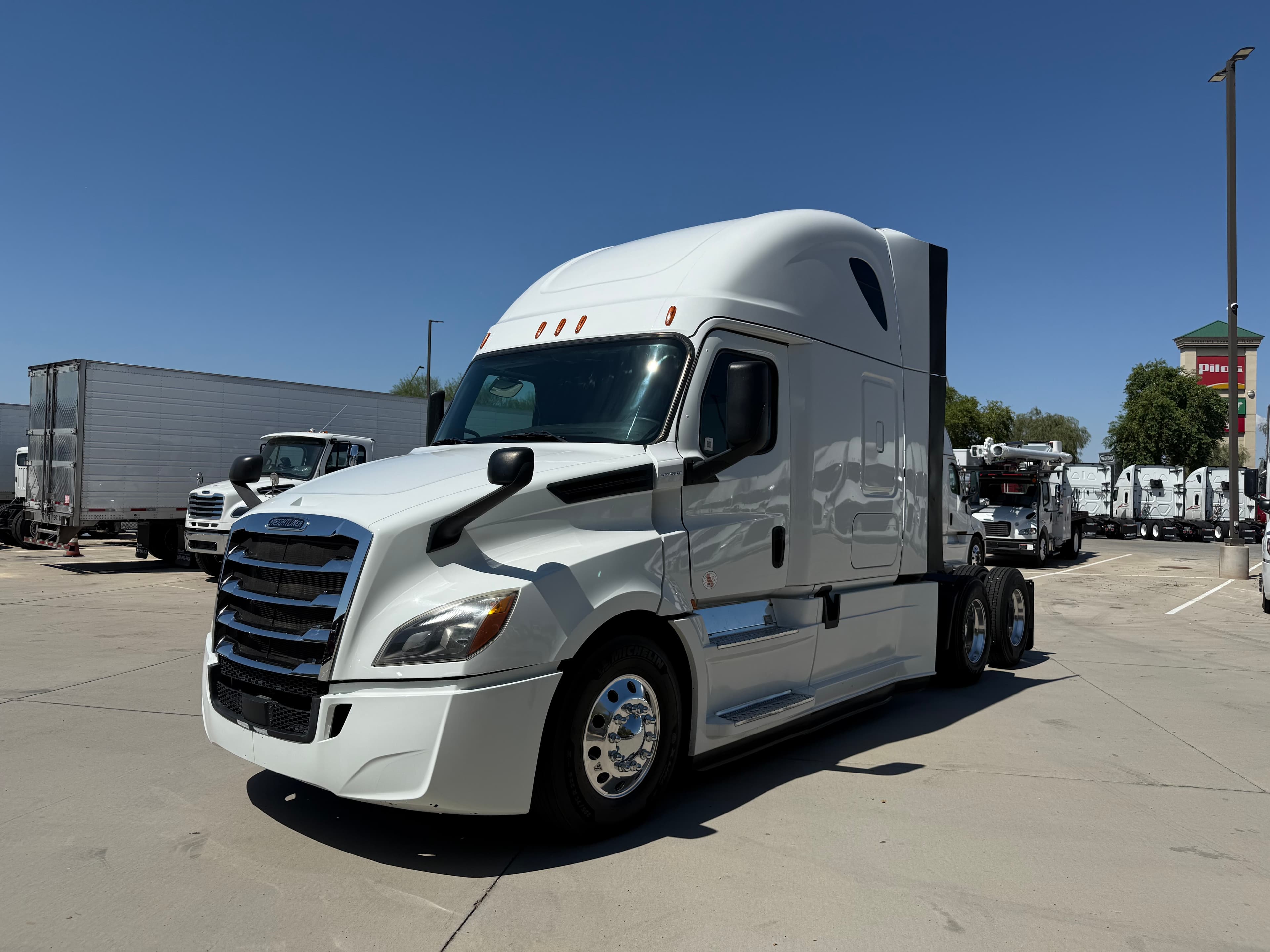 2019 FREIGHTLINER CASCADIA 126SLP