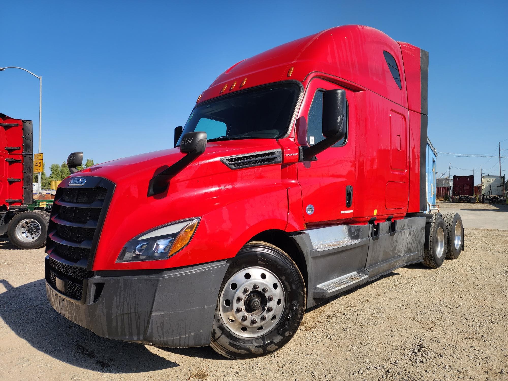 2020 FREIGHTLINER CASCADIA 126SLP