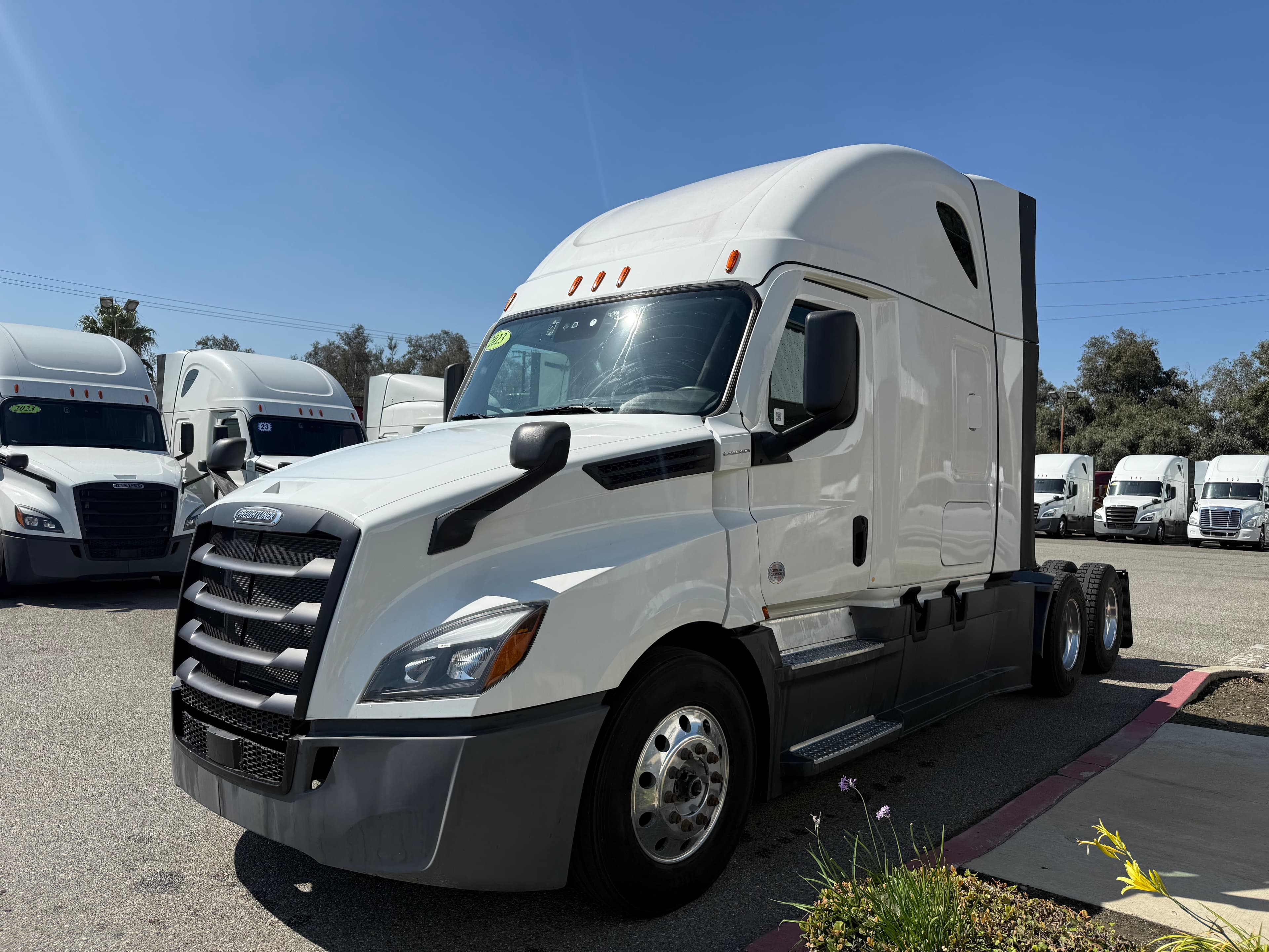 2023 FREIGHTLINER CASCADIA 126SLP