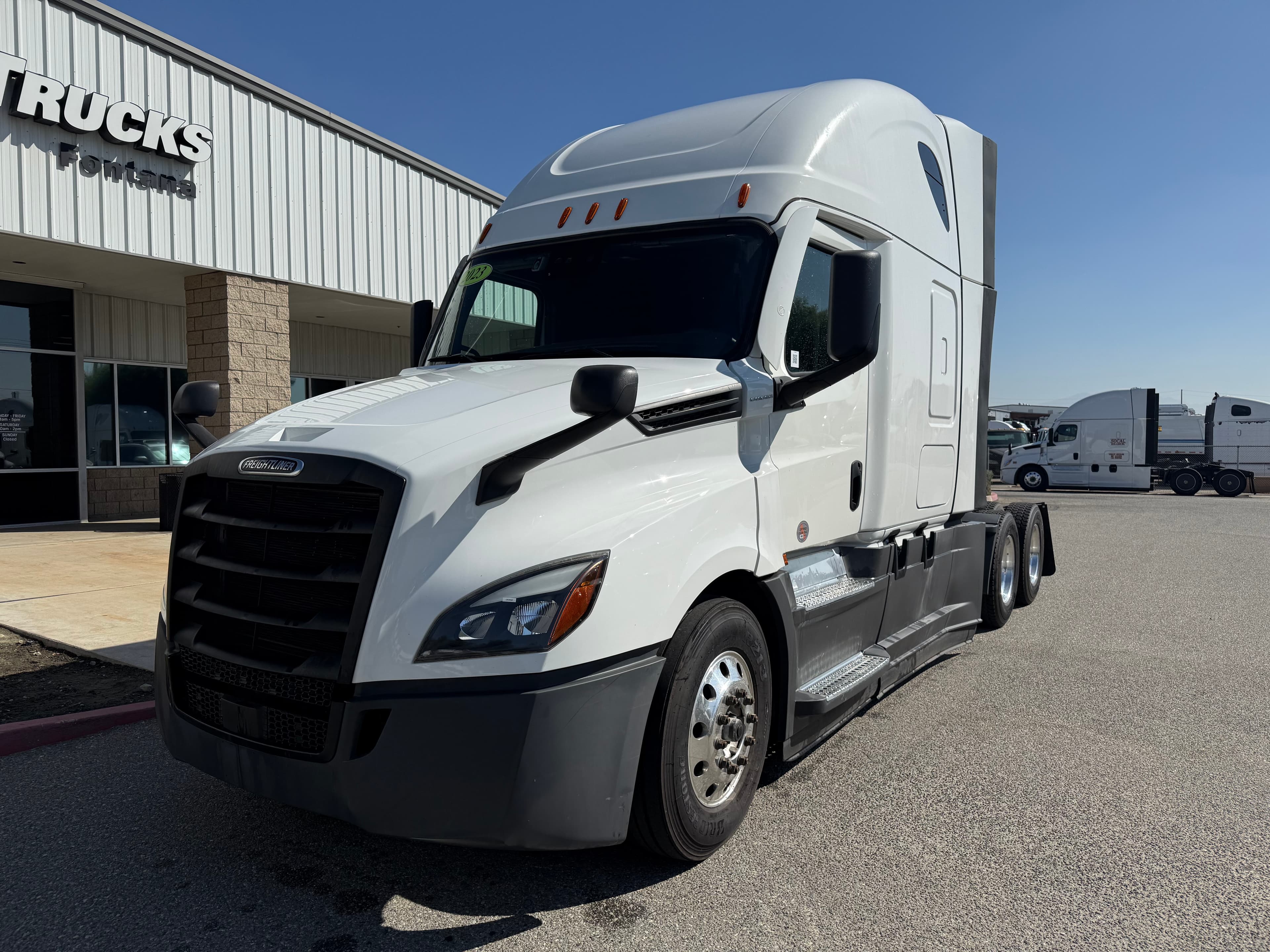 2023 FREIGHTLINER CASCADIA 126SLP