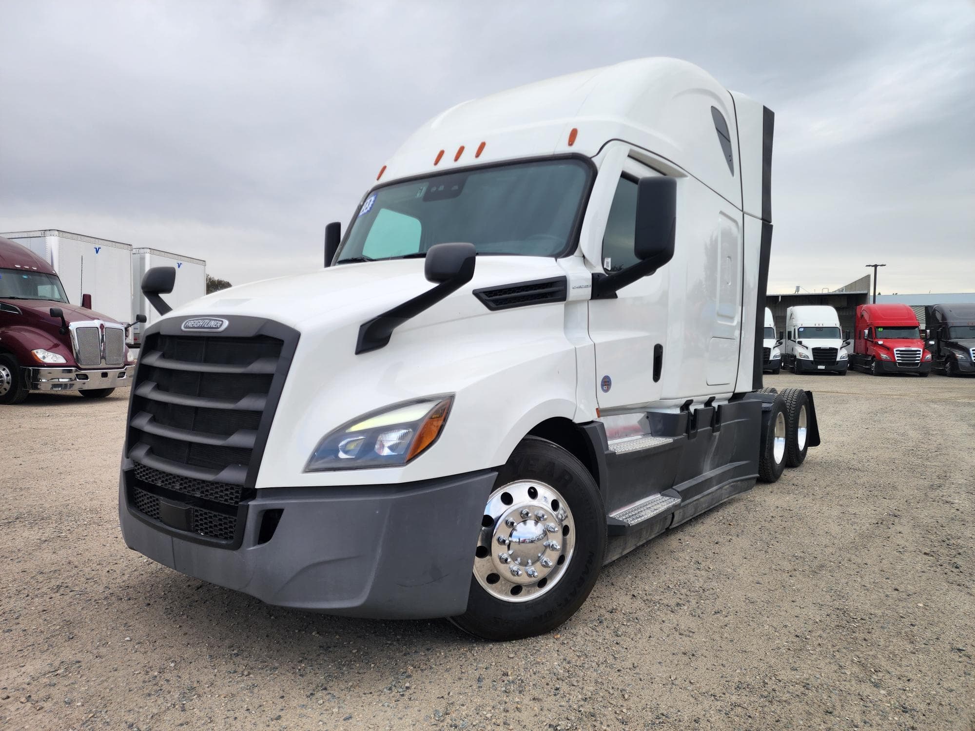 2023 FREIGHTLINER CASCADIA 126SLP