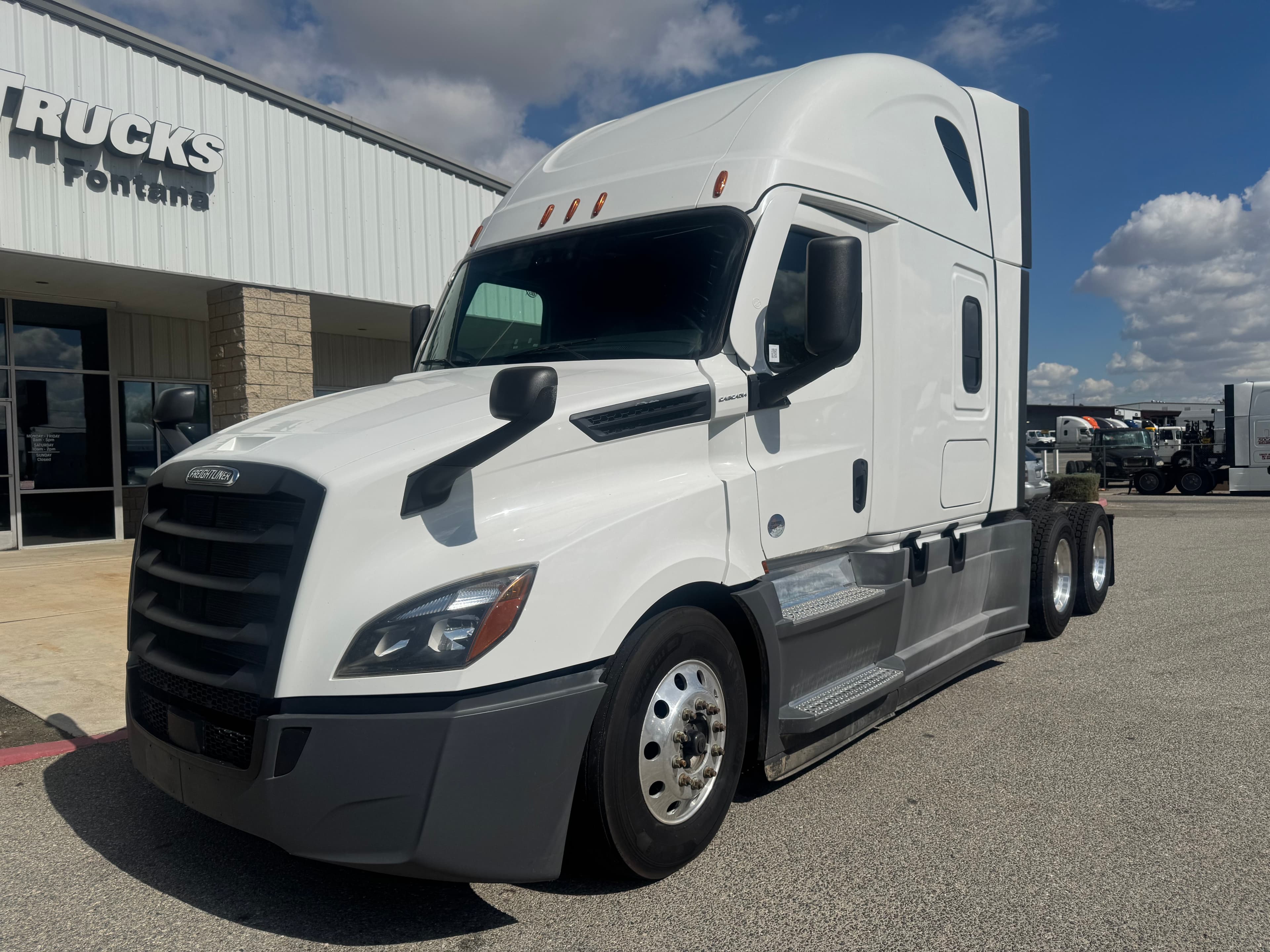 2021 FREIGHTLINER CASCADIA 126SLP
