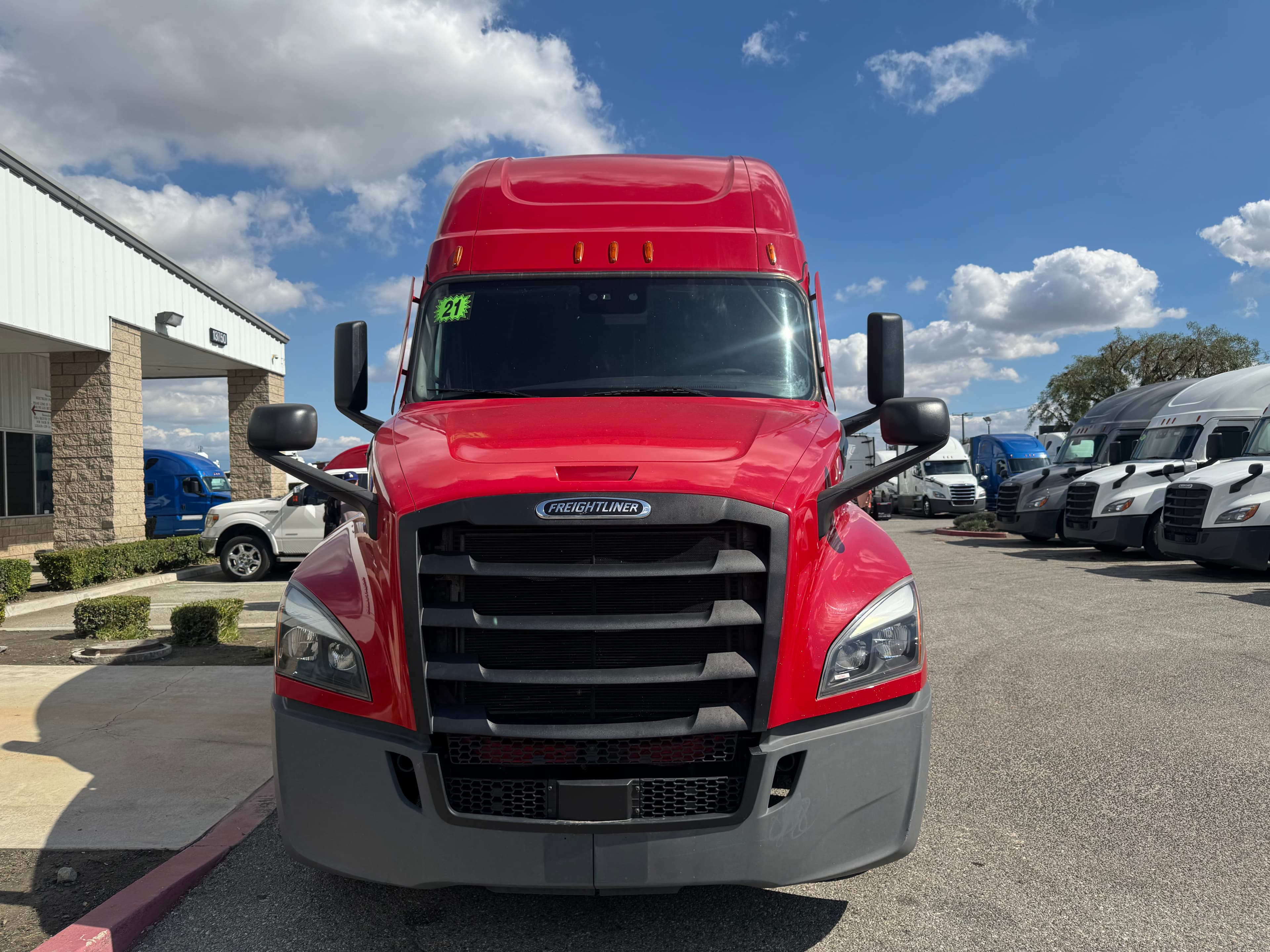 2021 FREIGHTLINER CASCADIA 126SLP