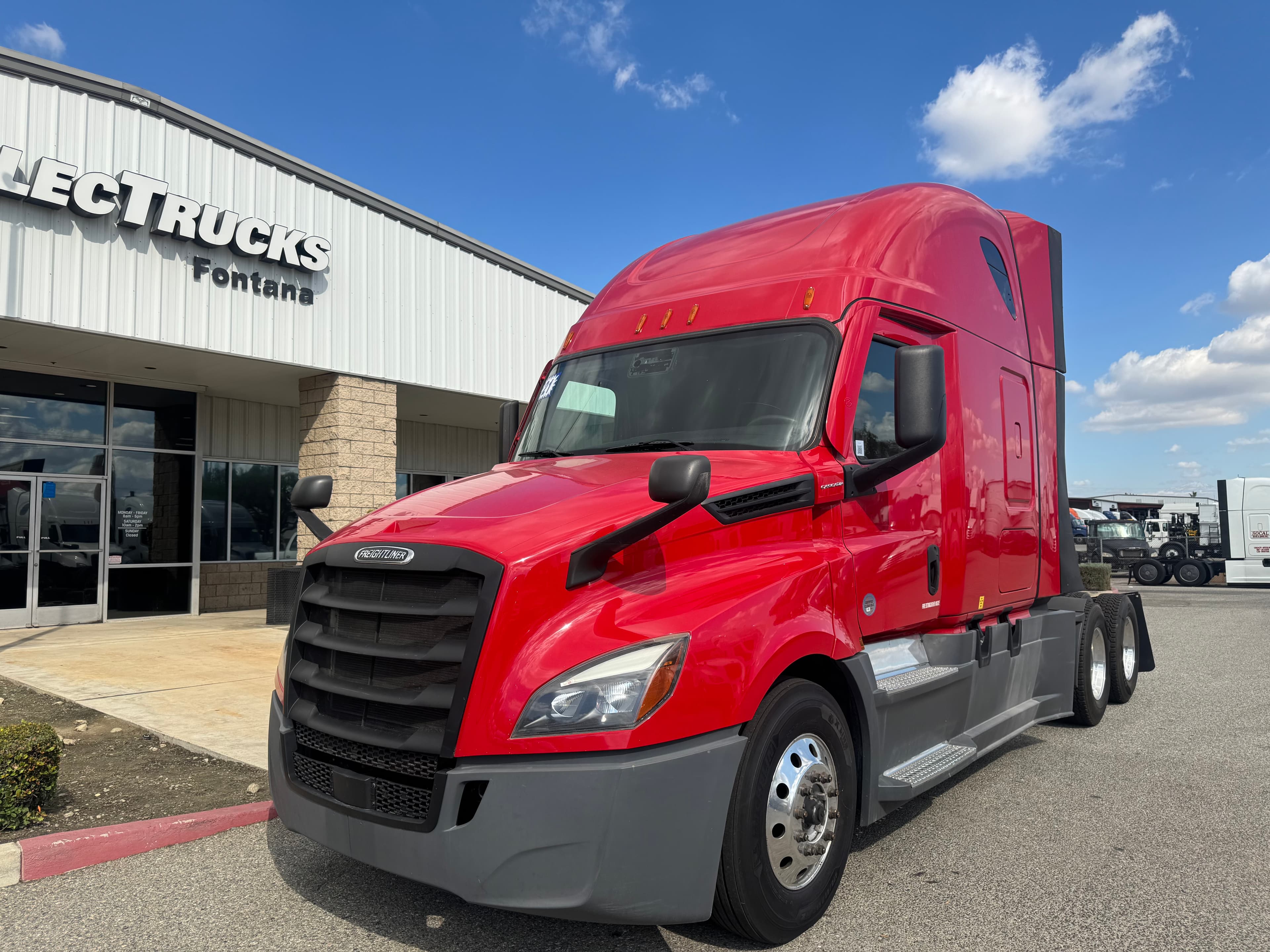 2021 FREIGHTLINER CASCADIA 126SLP