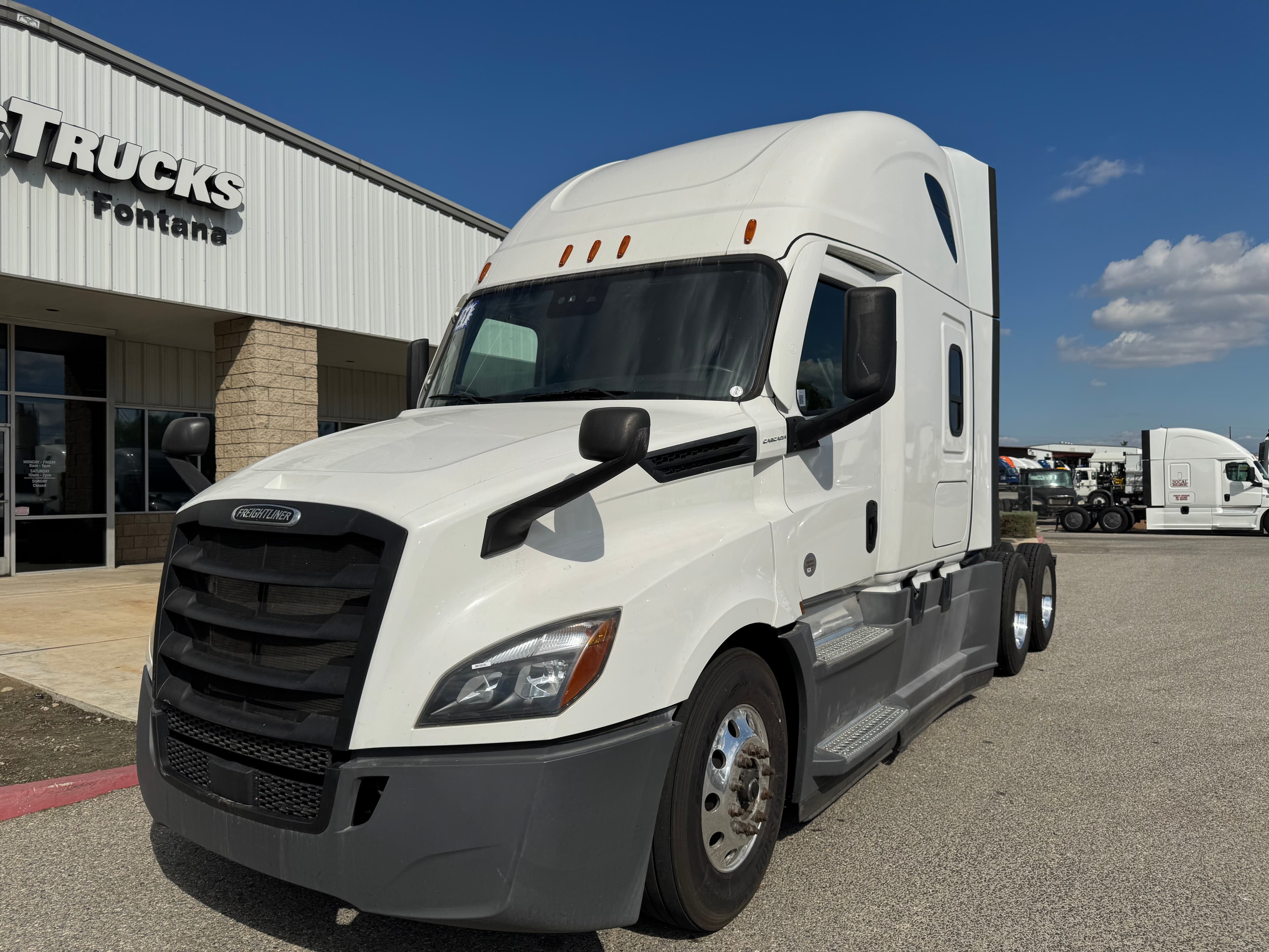 2021 FREIGHTLINER CASCADIA 126SLP