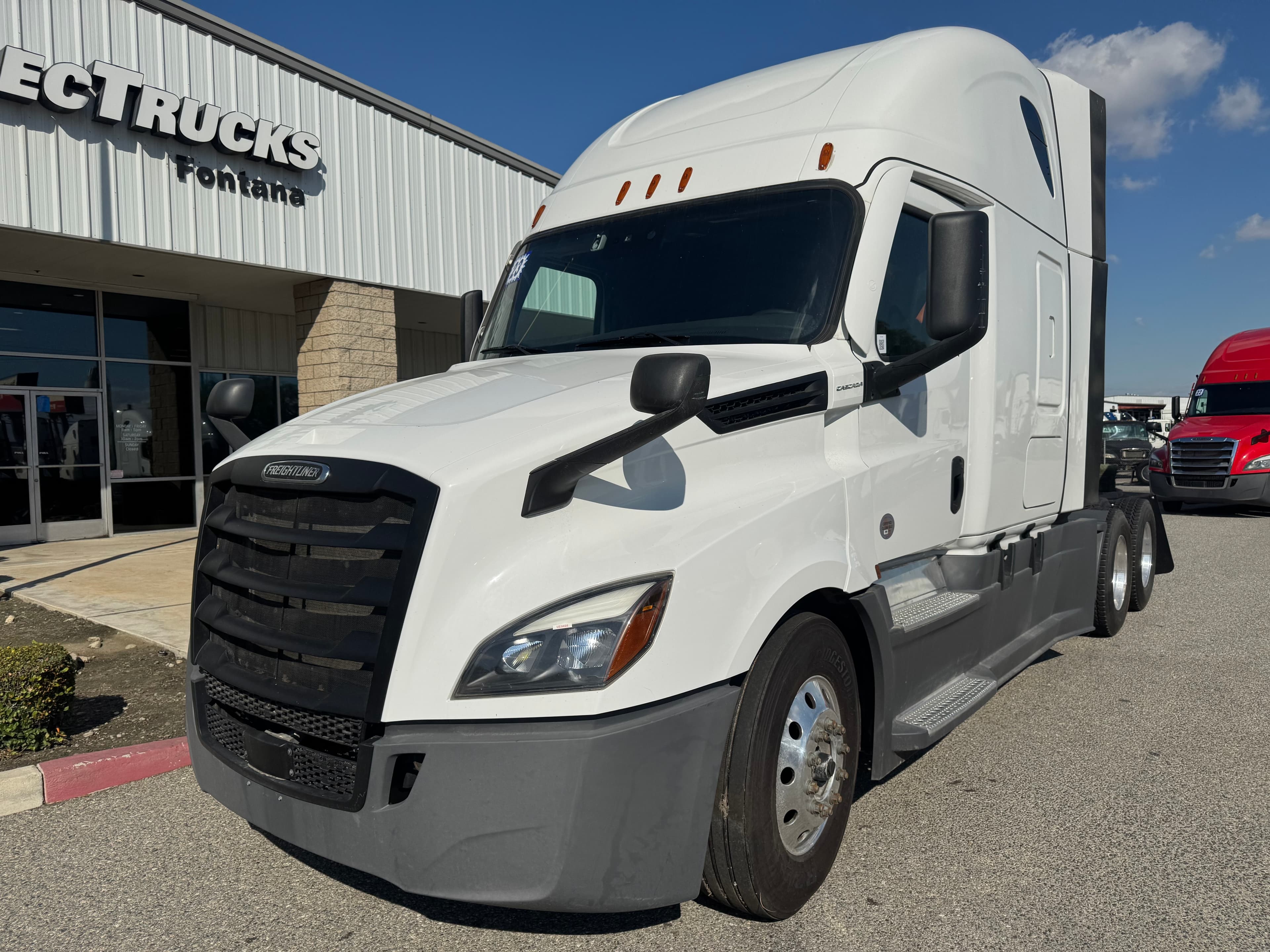 2023 FREIGHTLINER CASCADIA 126SLP