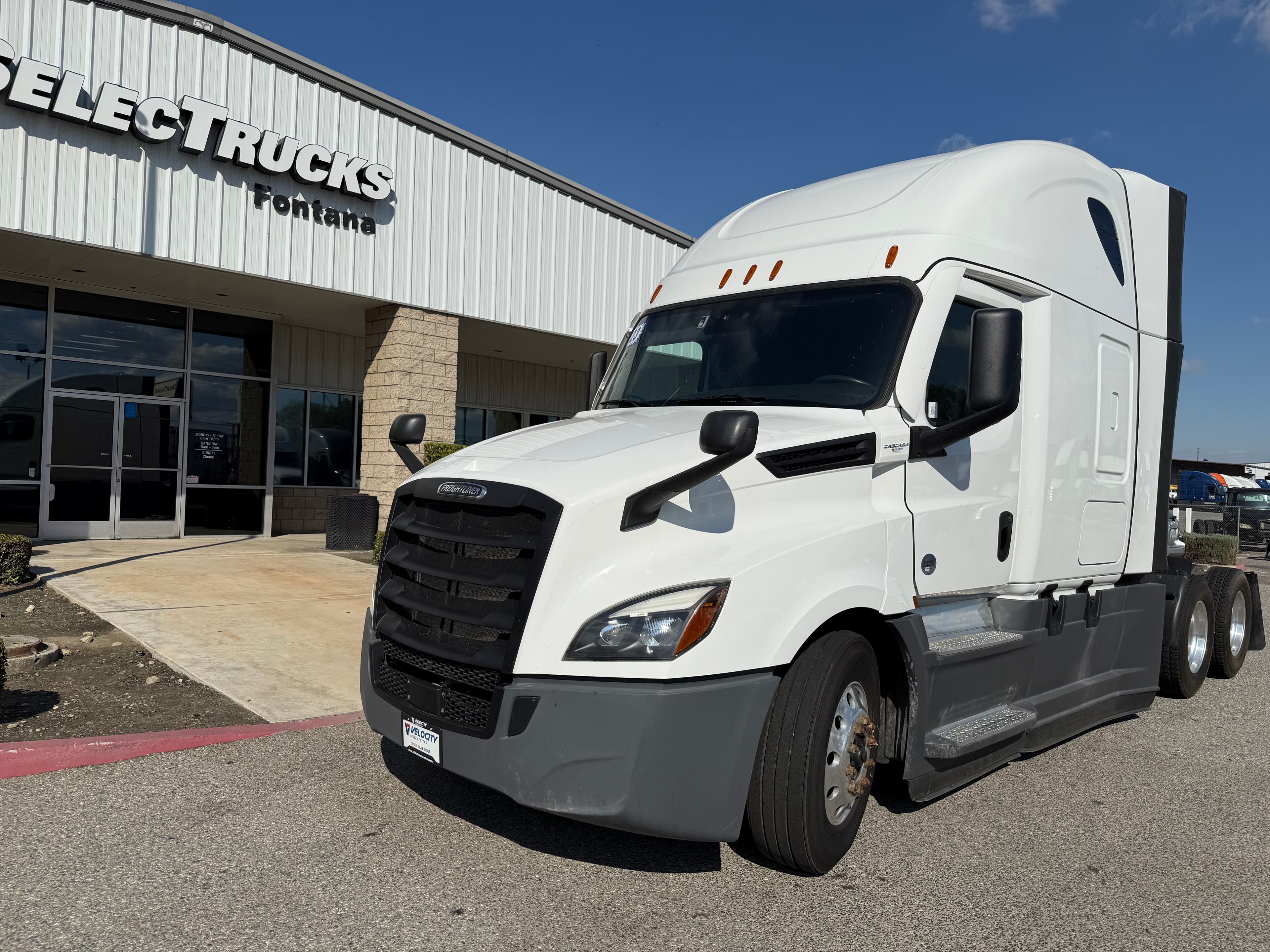 2023 FREIGHTLINER CASCADIA 126SLP