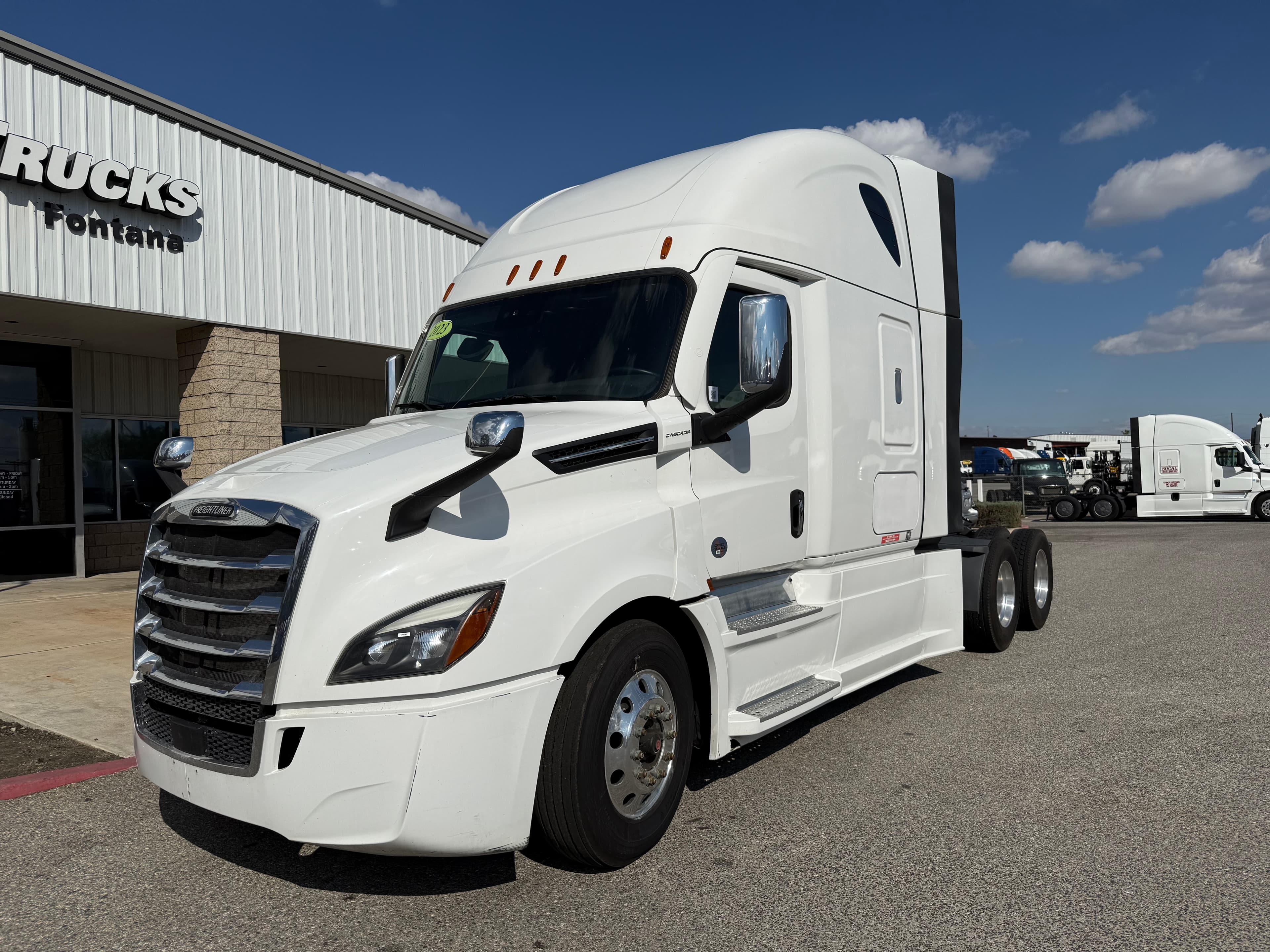 2023 FREIGHTLINER CASCADIA 126SLP