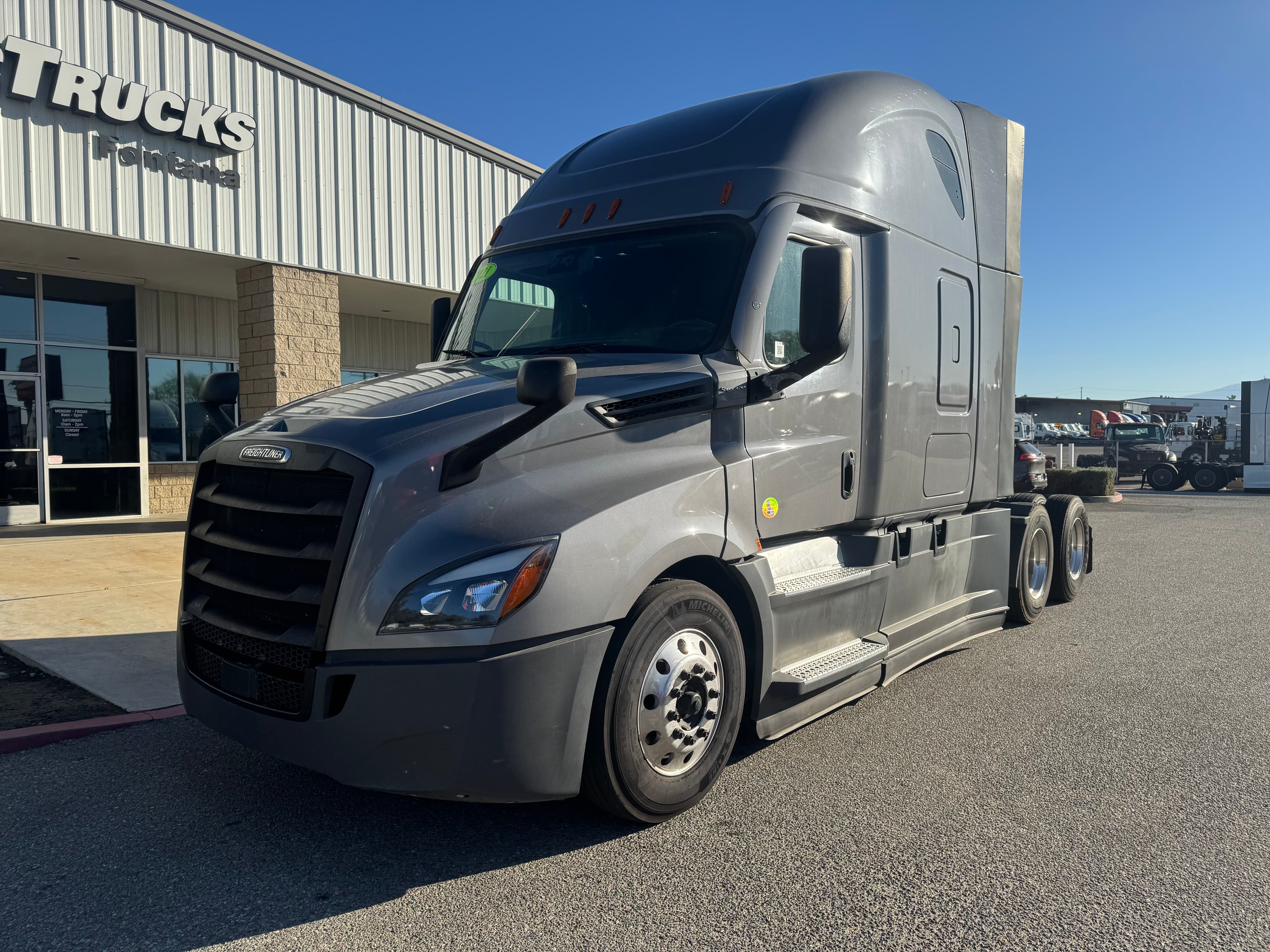 2021 FREIGHTLINER CASCADIA 126SLP