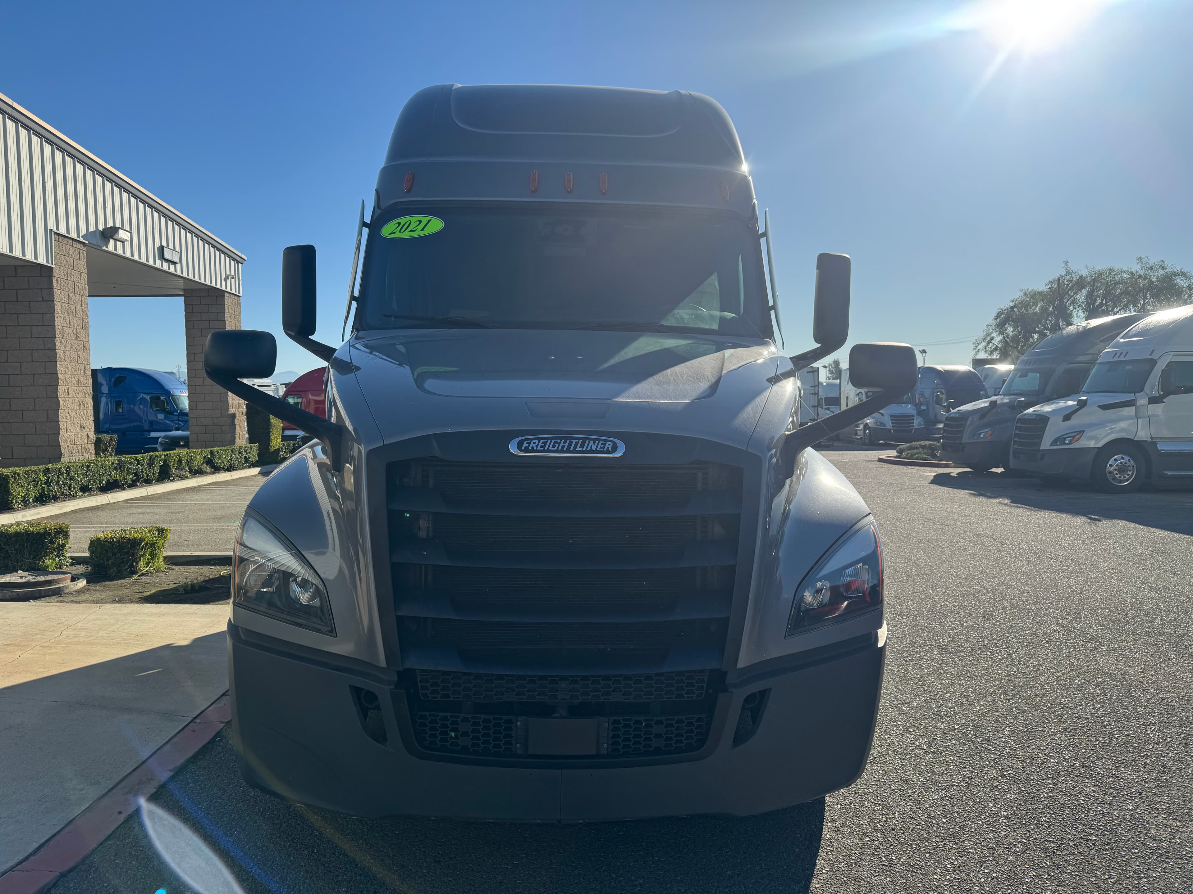 2021 FREIGHTLINER CASCADIA 126SLP