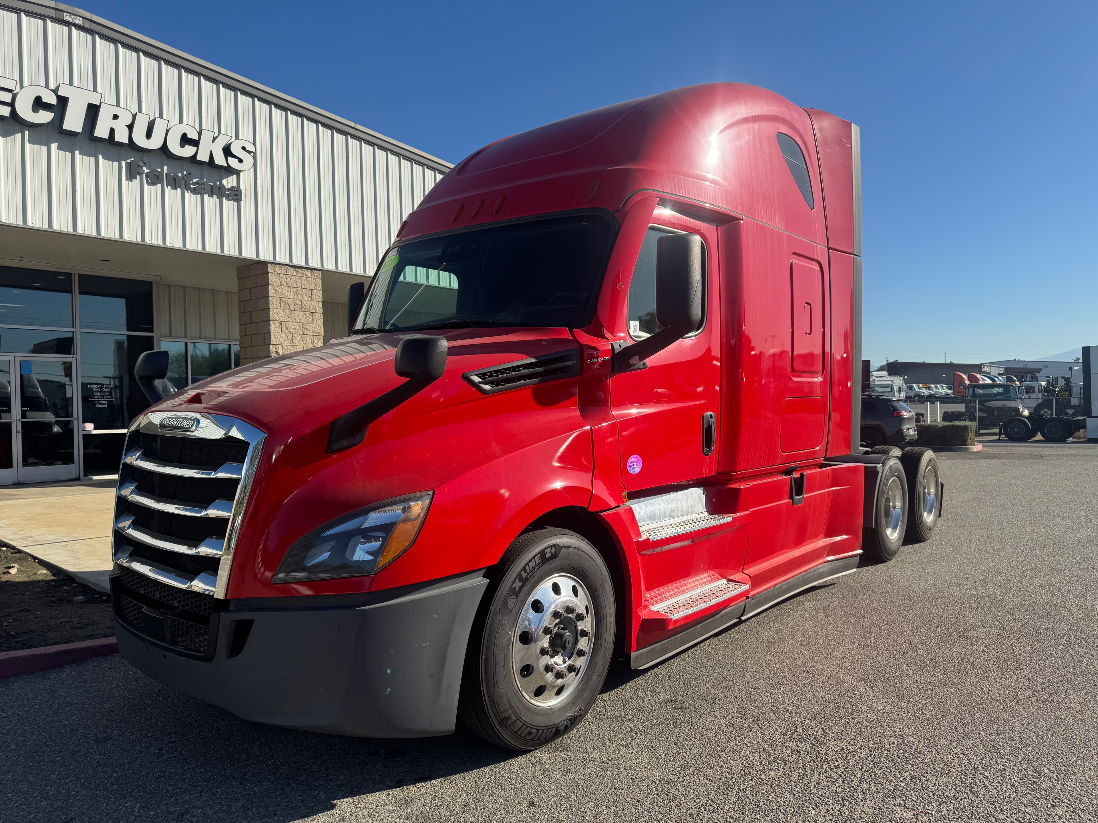 2021 FREIGHTLINER CASCADIA 126SLP
