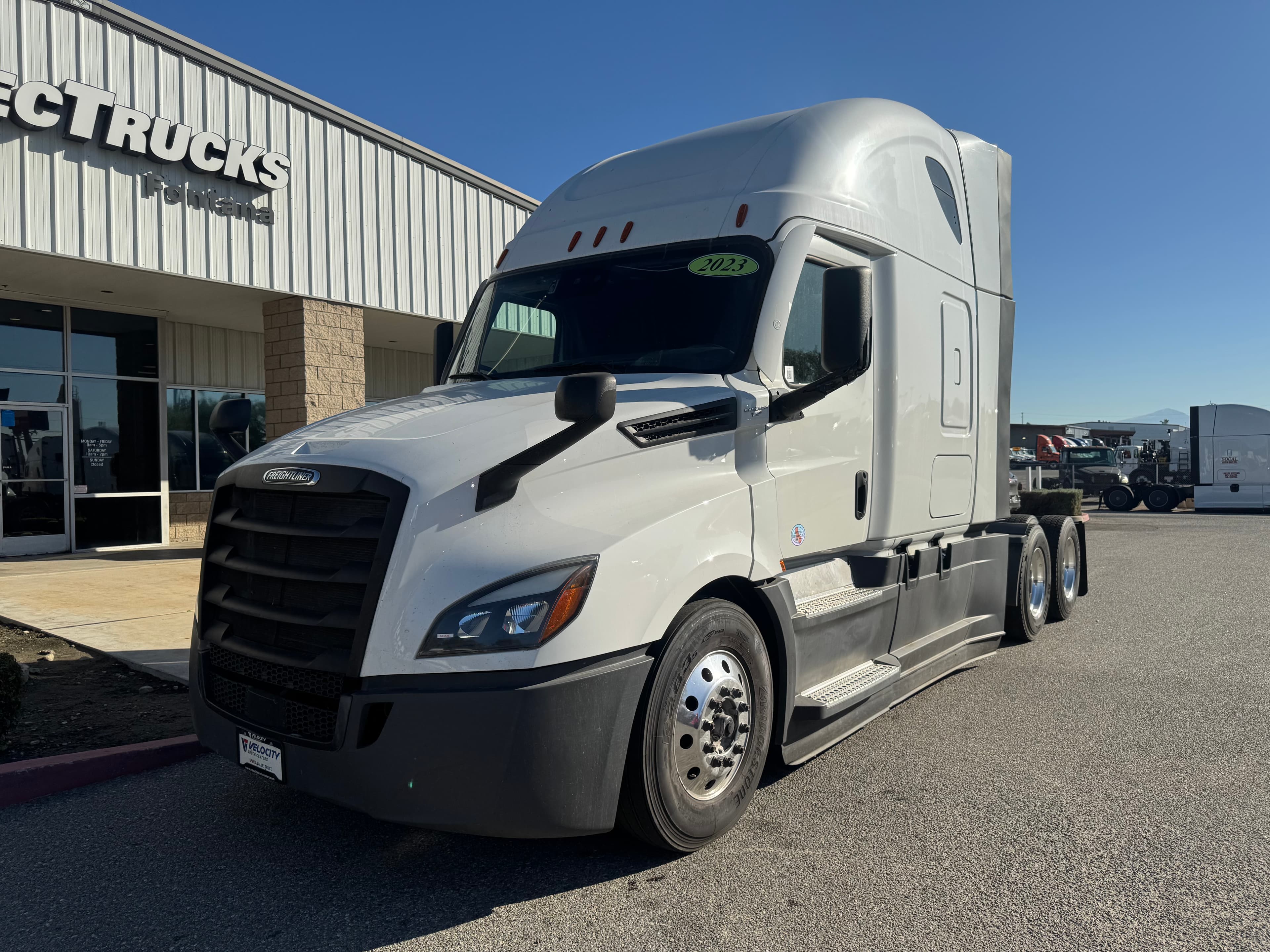 2023 FREIGHTLINER CASCADIA 126SLP