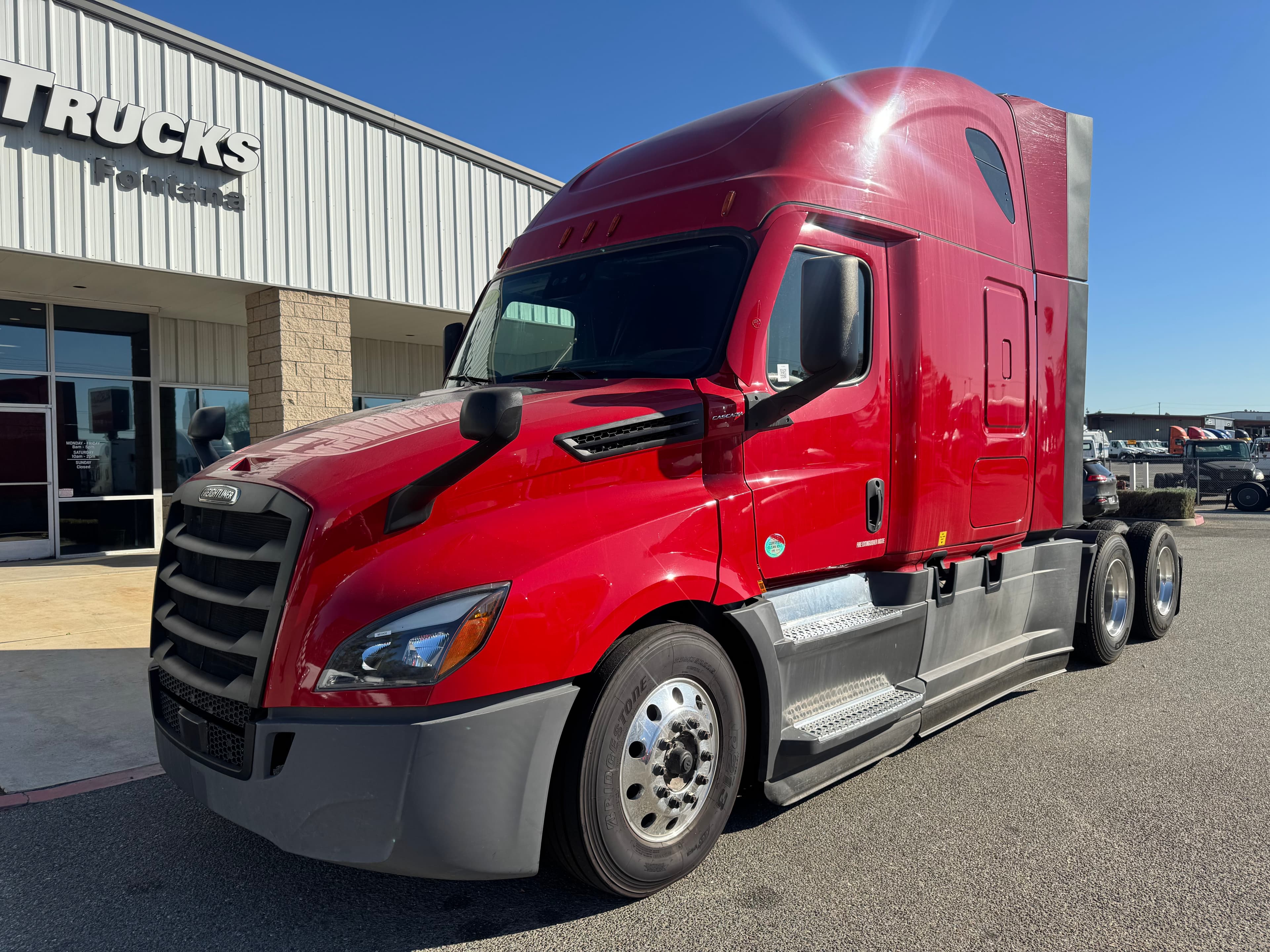 2021 FREIGHTLINER CASCADIA 126SLP