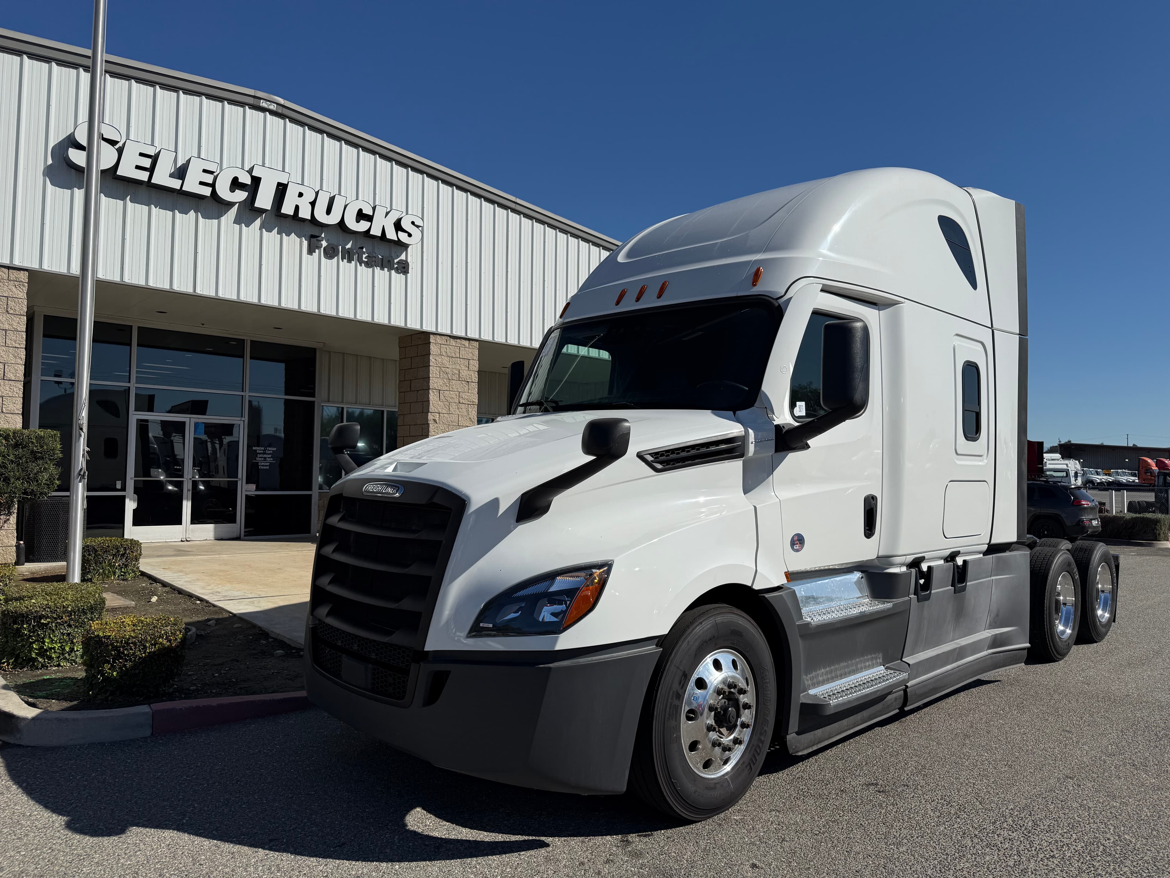 2021 FREIGHTLINER CASCADIA 126SLP