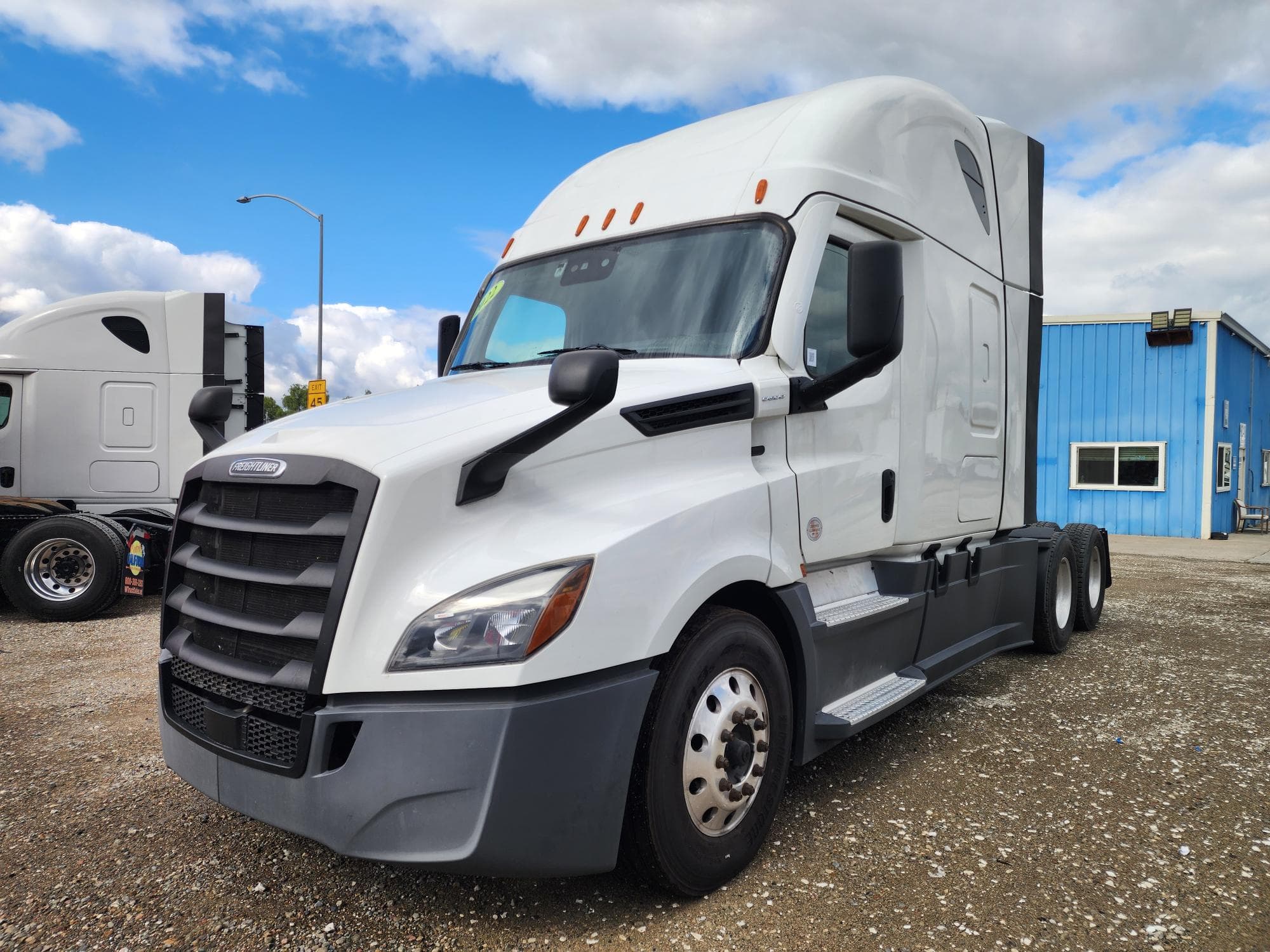 2022 FREIGHTLINER CASCADIA 126SLP