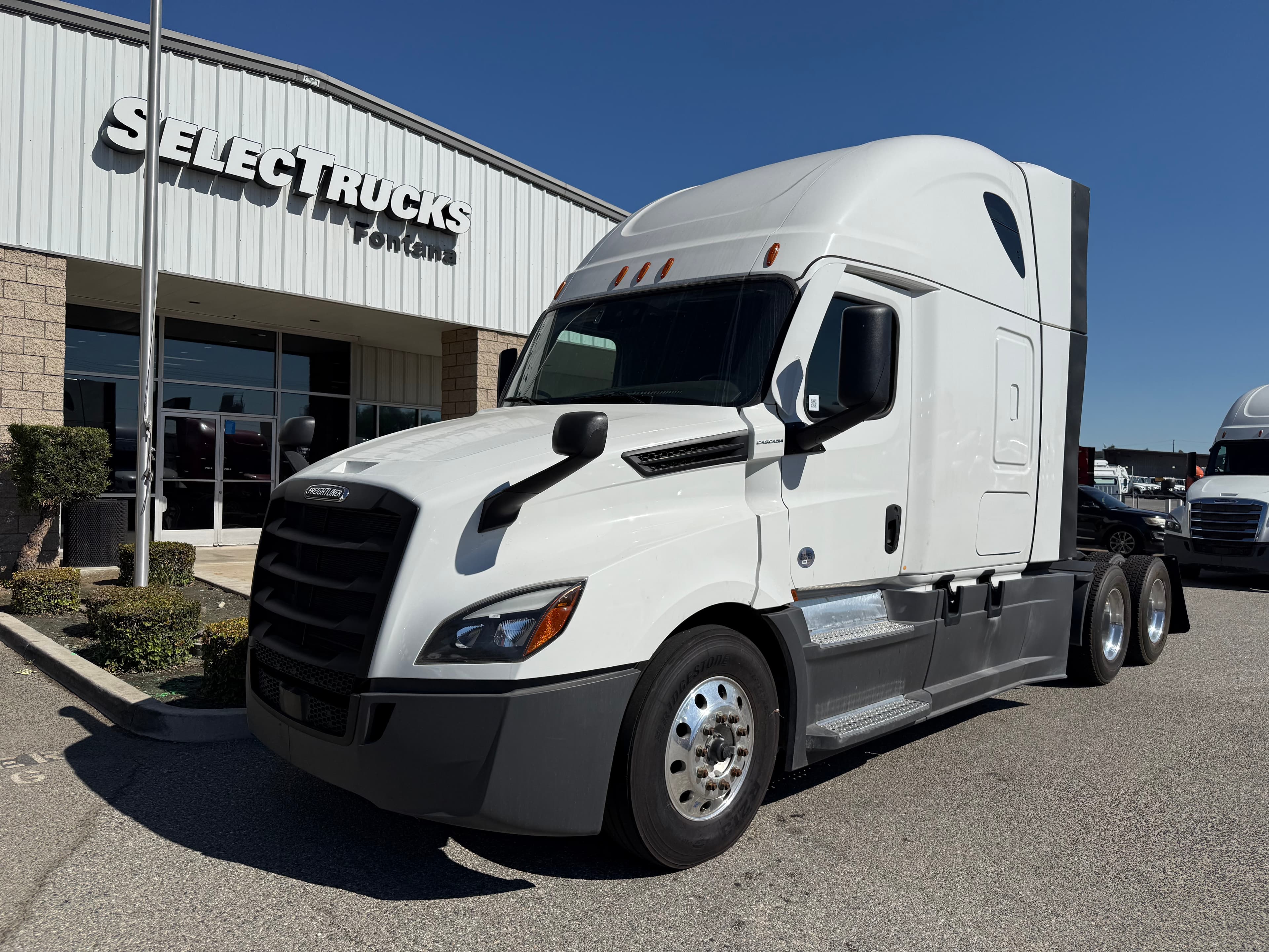 2023 FREIGHTLINER CASCADIA 126SLP