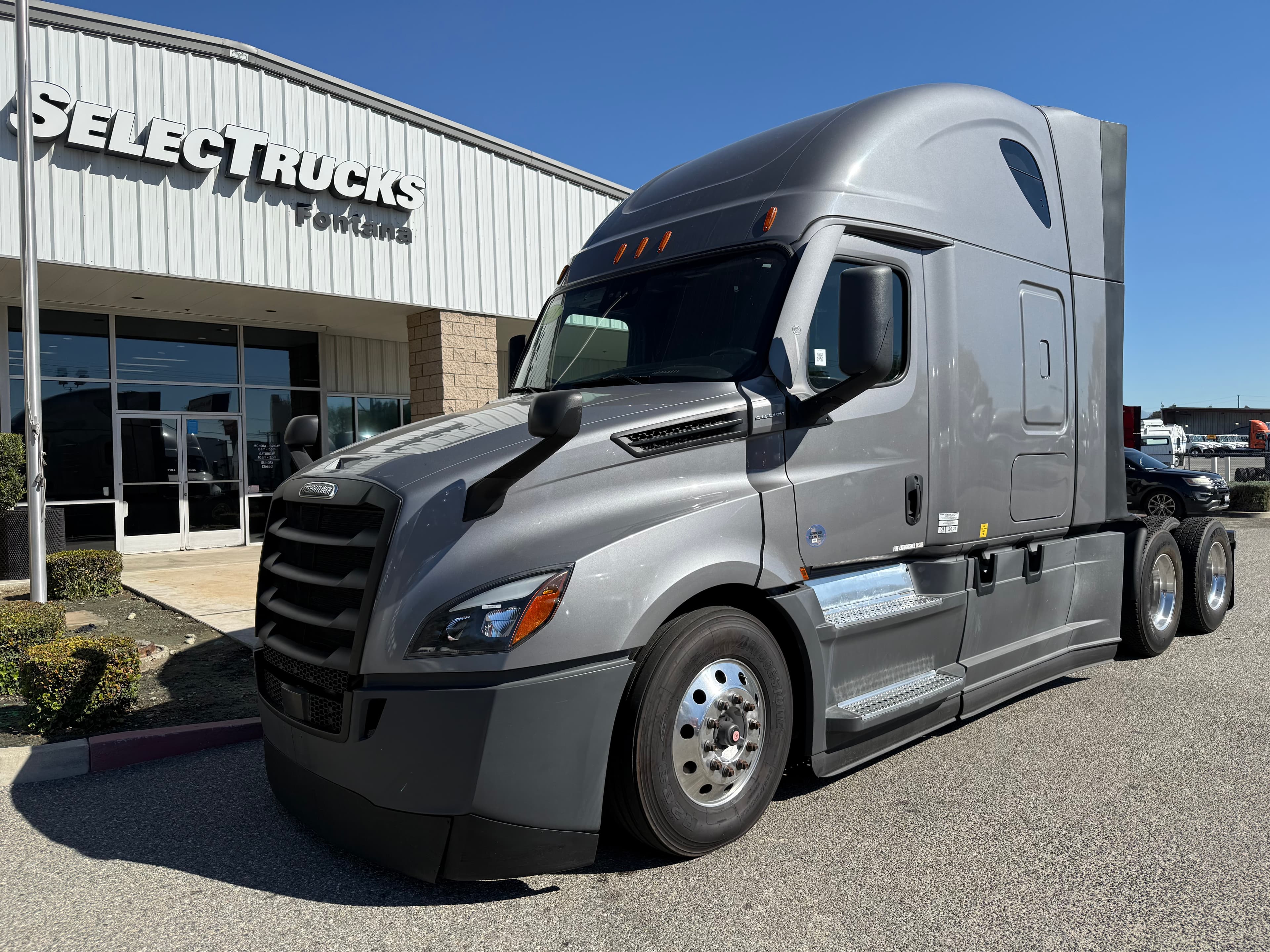 2021 FREIGHTLINER CASCADIA 126SLP