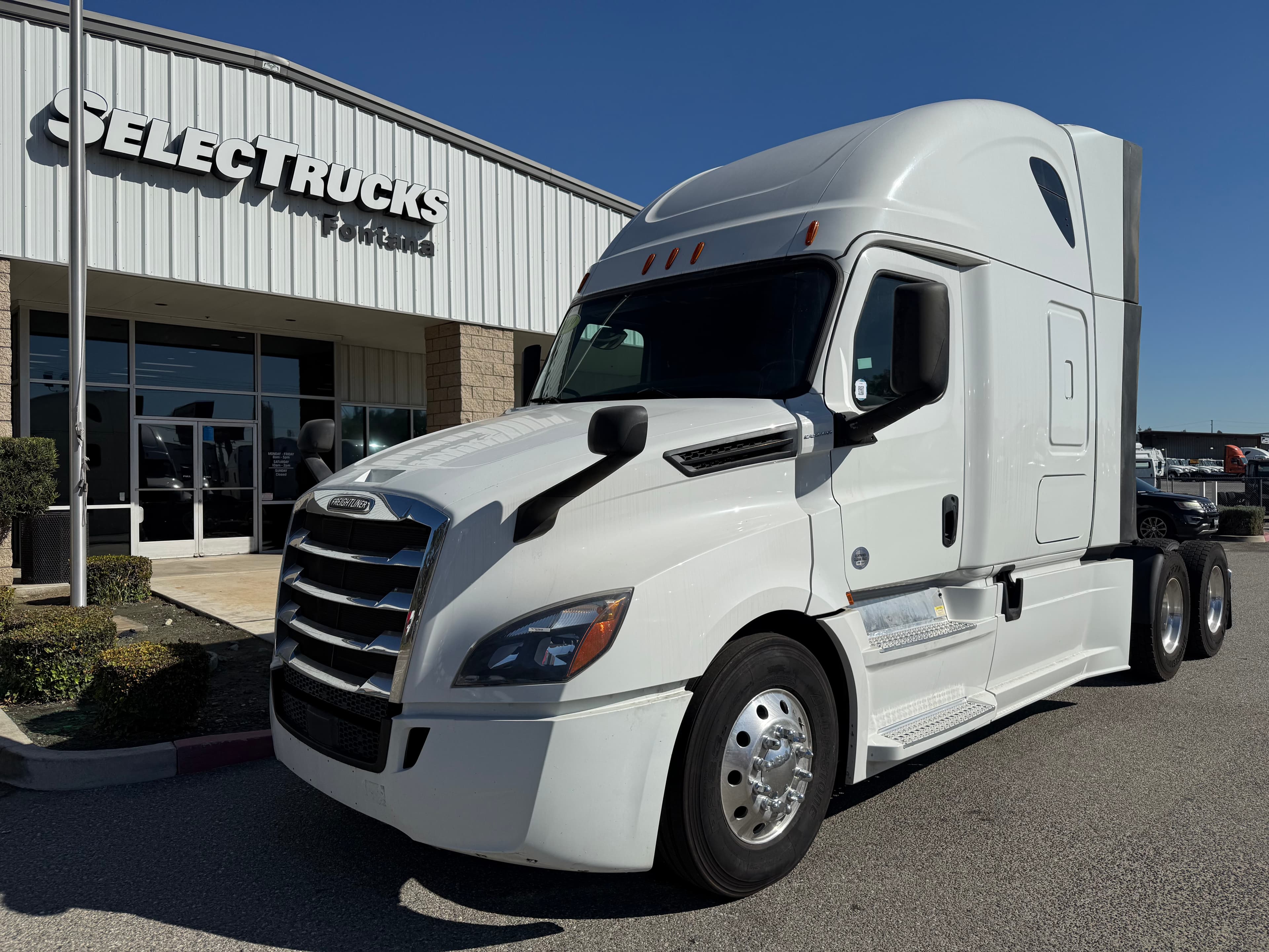 2019 FREIGHTLINER CASCADIA 126SLP