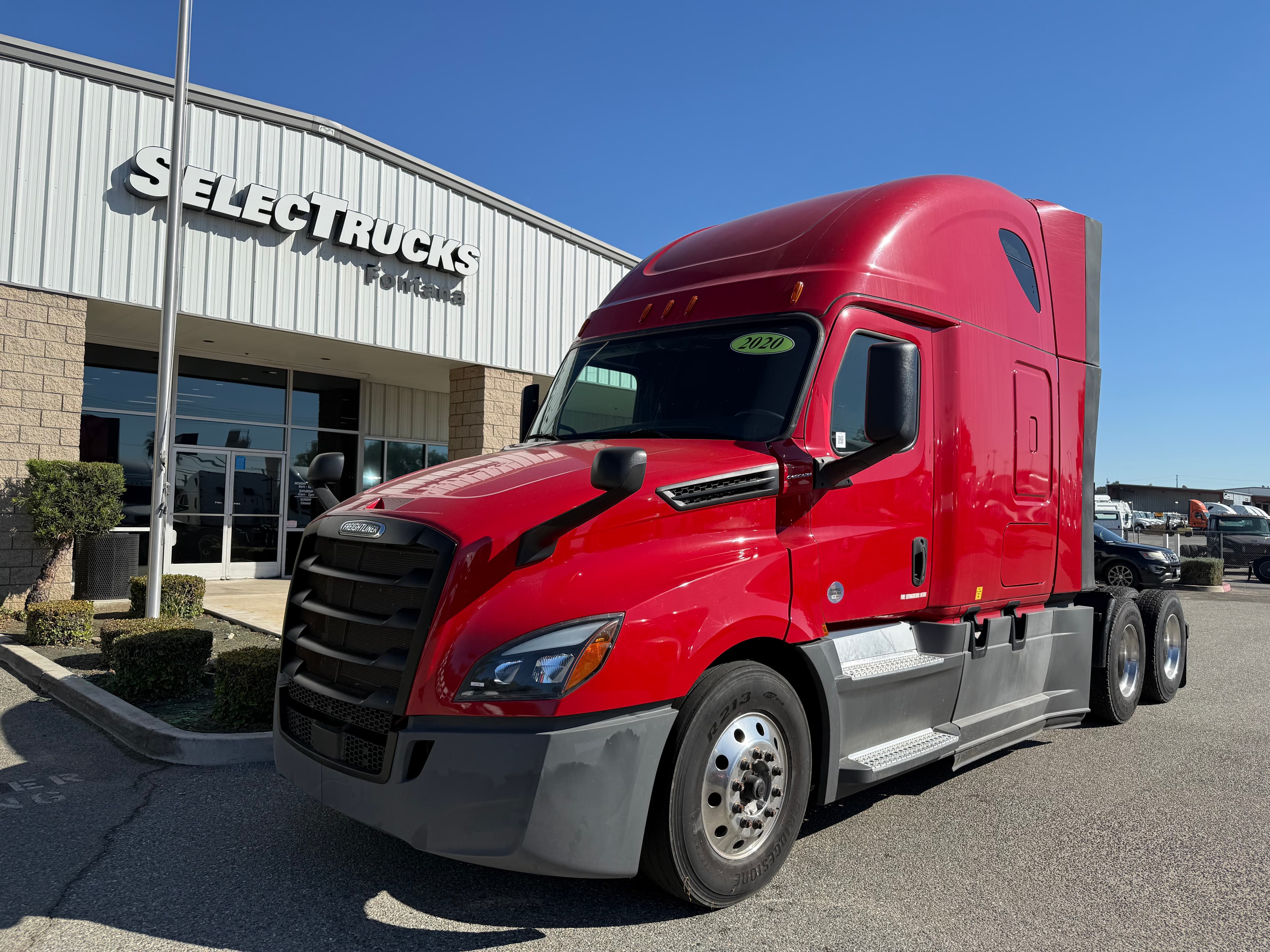 2020 FREIGHTLINER CASCADIA 126SLP