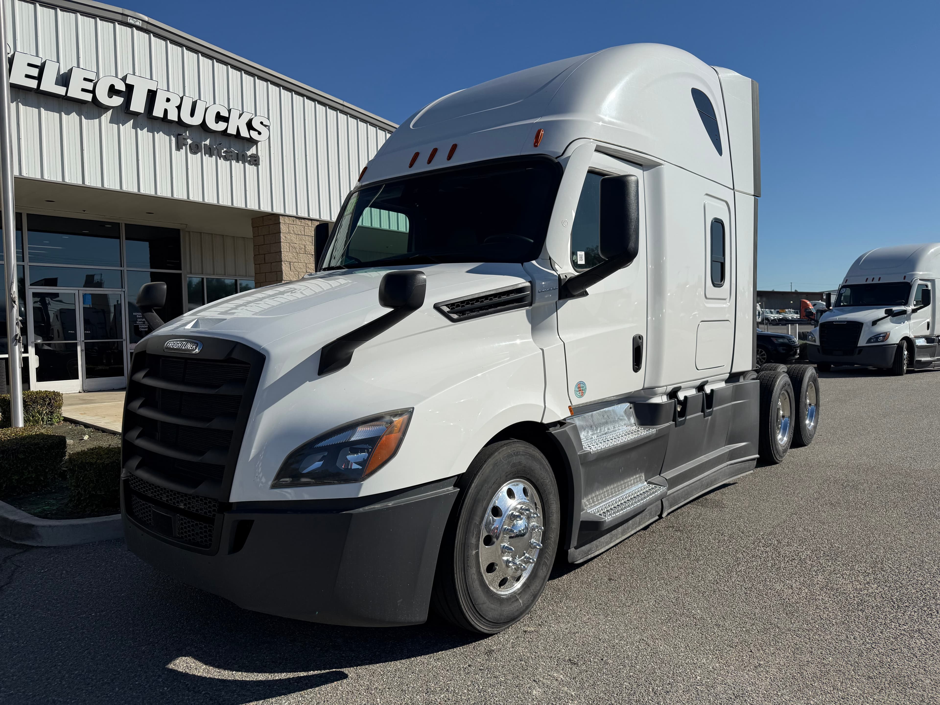 2021 FREIGHTLINER CASCADIA 126SLP