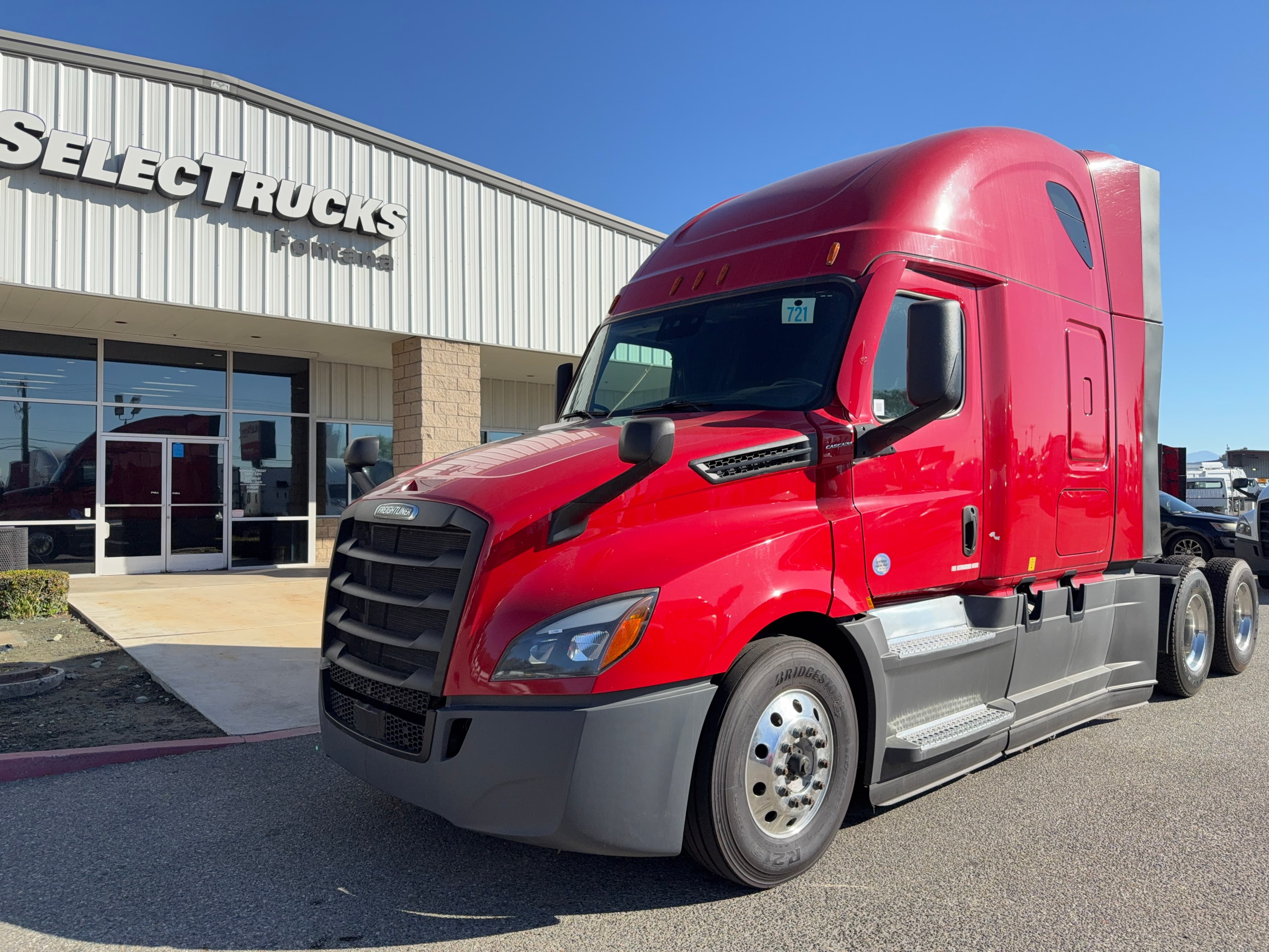 2021 FREIGHTLINER CASCADIA 126SLP