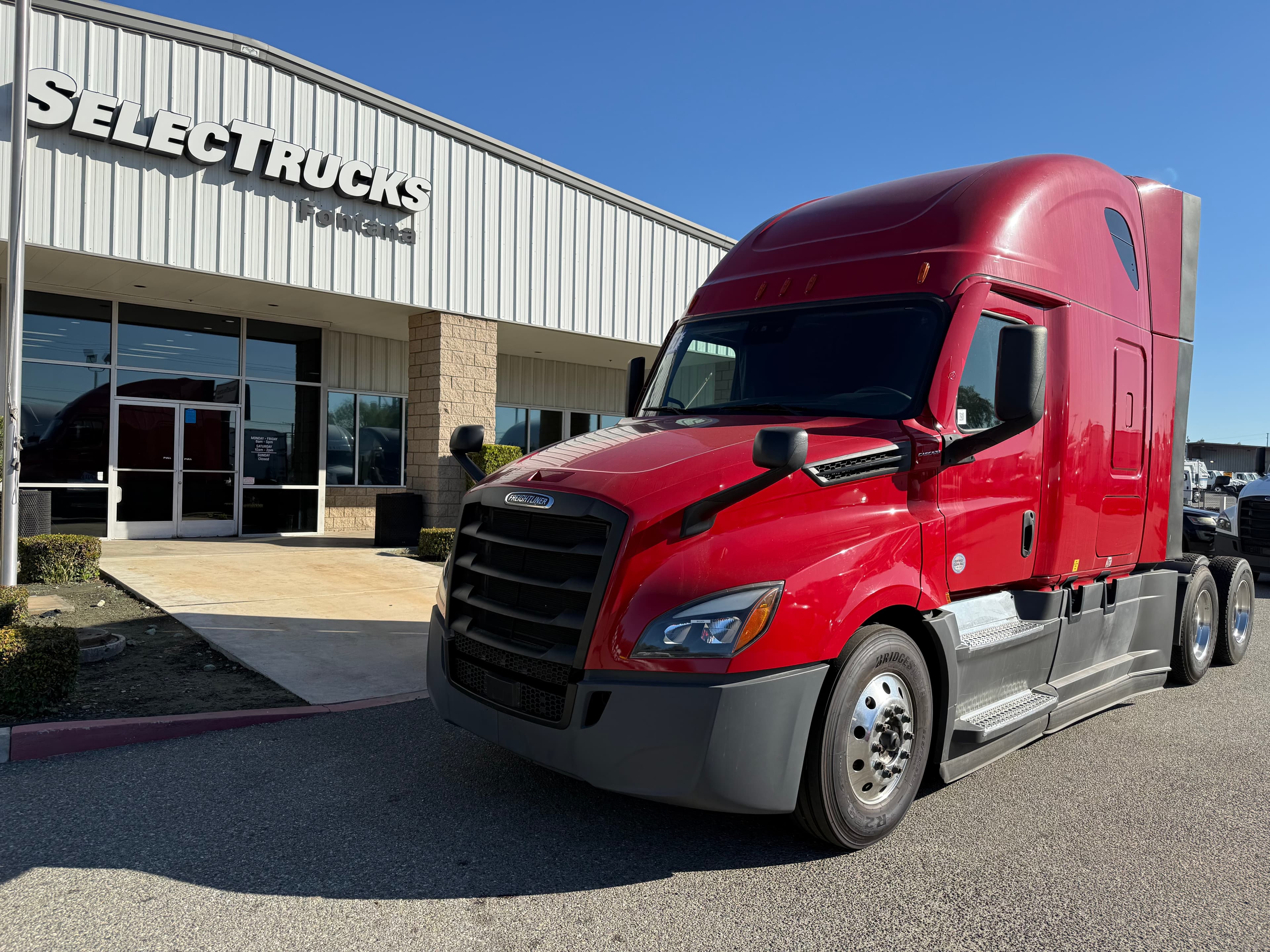 2021 FREIGHTLINER CASCADIA 126SLP
