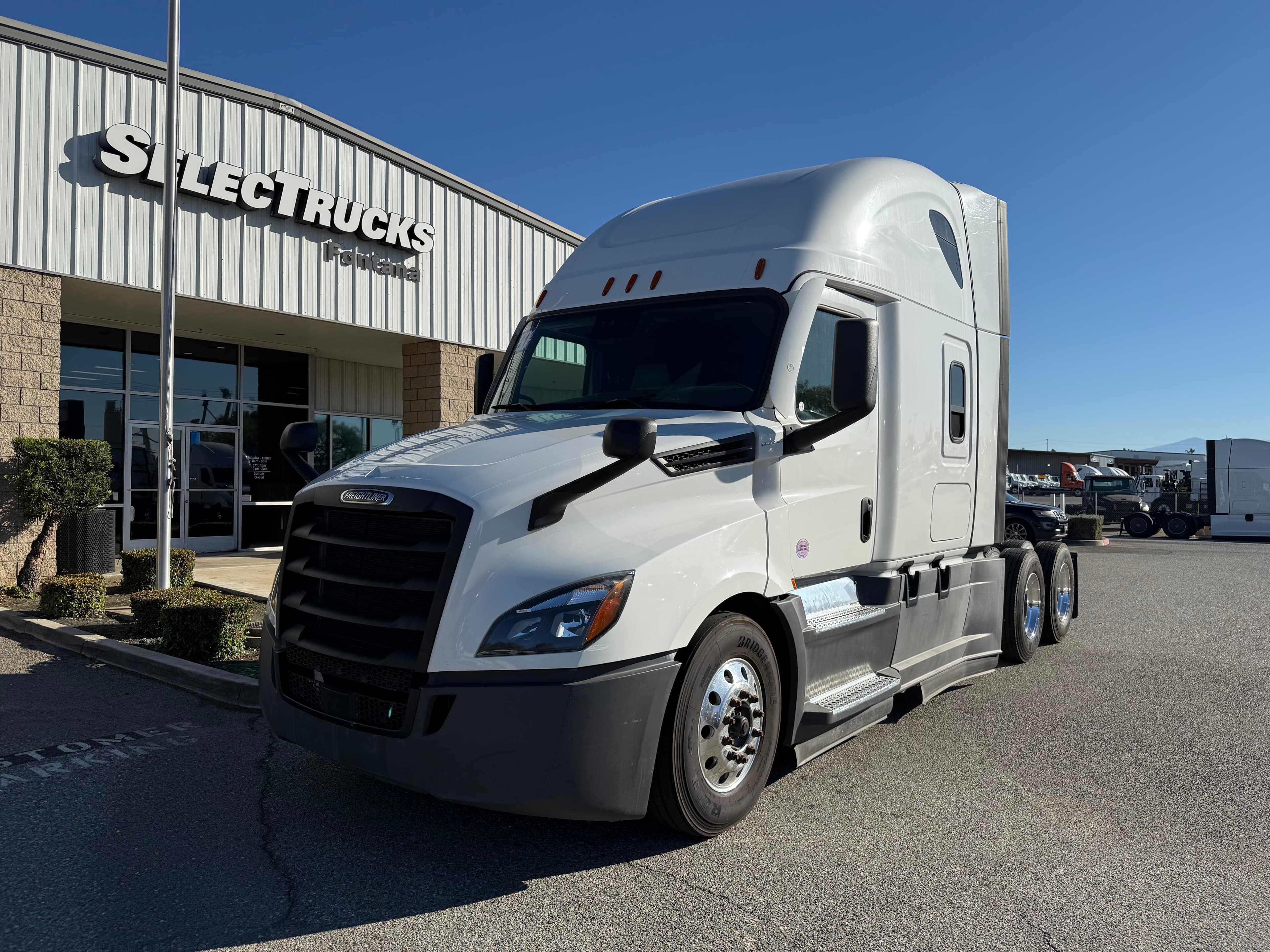 2021 FREIGHTLINER CASCADIA 126SLP