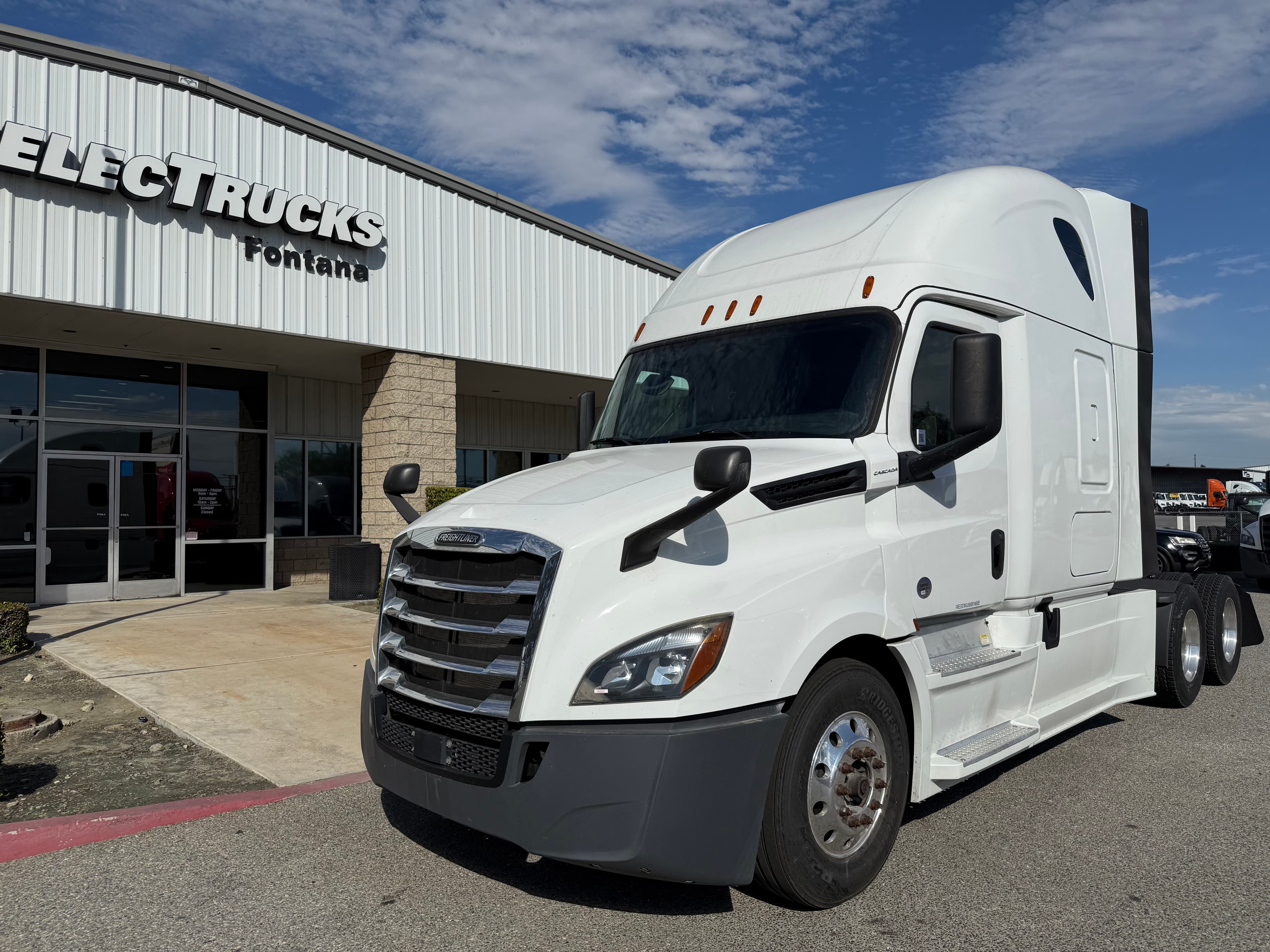 2020 FREIGHTLINER CASCADIA 126SLP