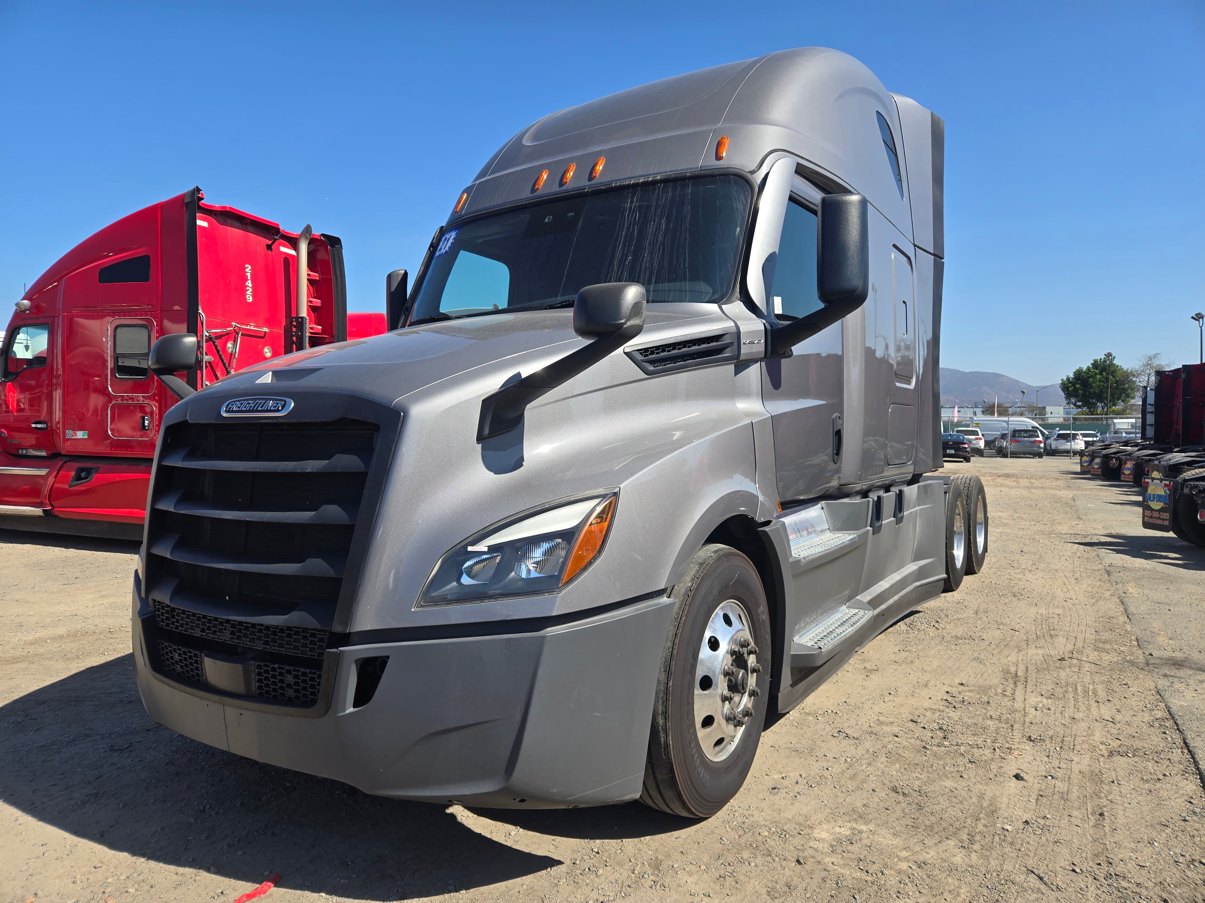 2021 FREIGHTLINER CASCADIA 126SLP