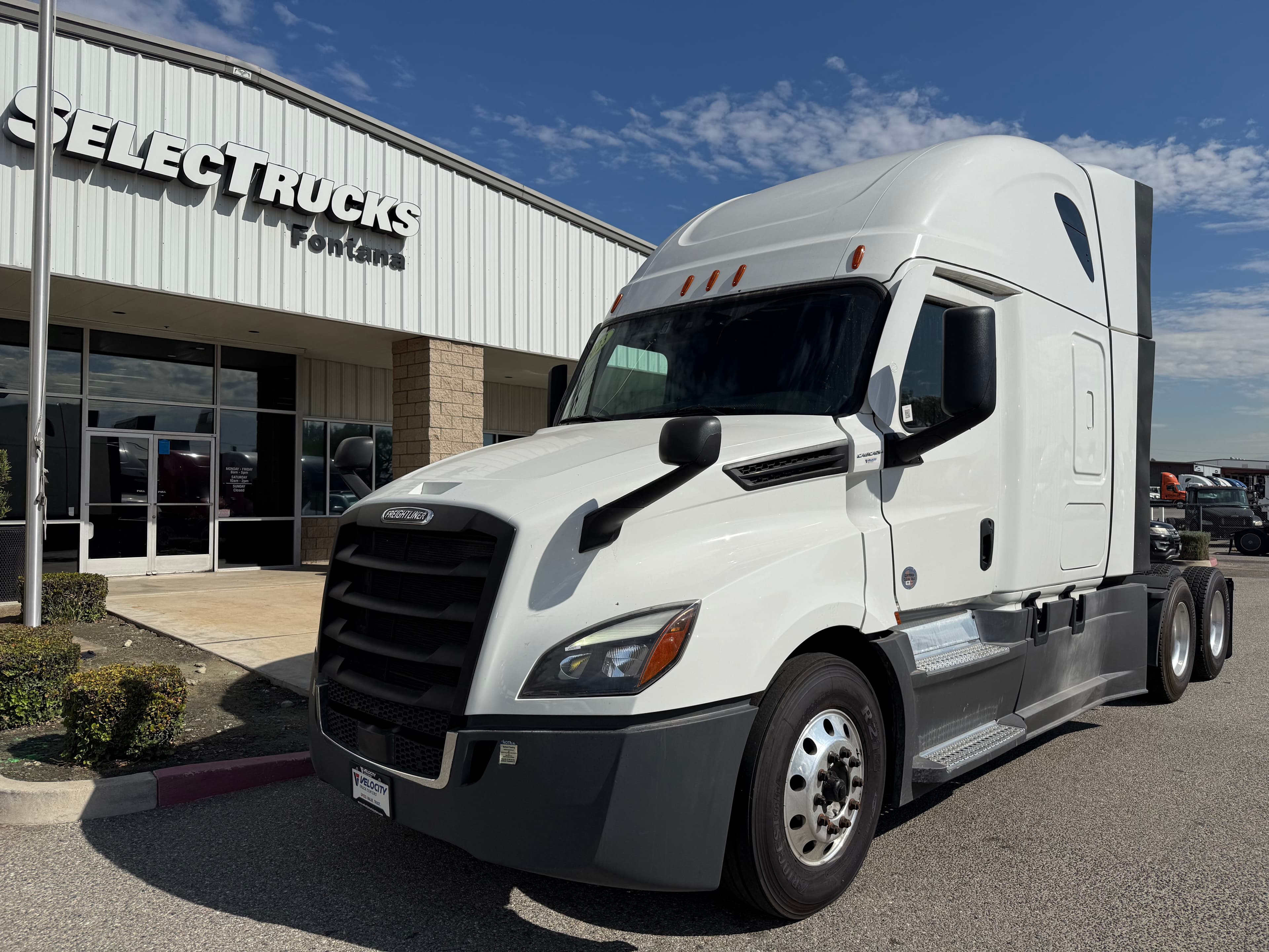 2023 FREIGHTLINER CASCADIA 126SLP