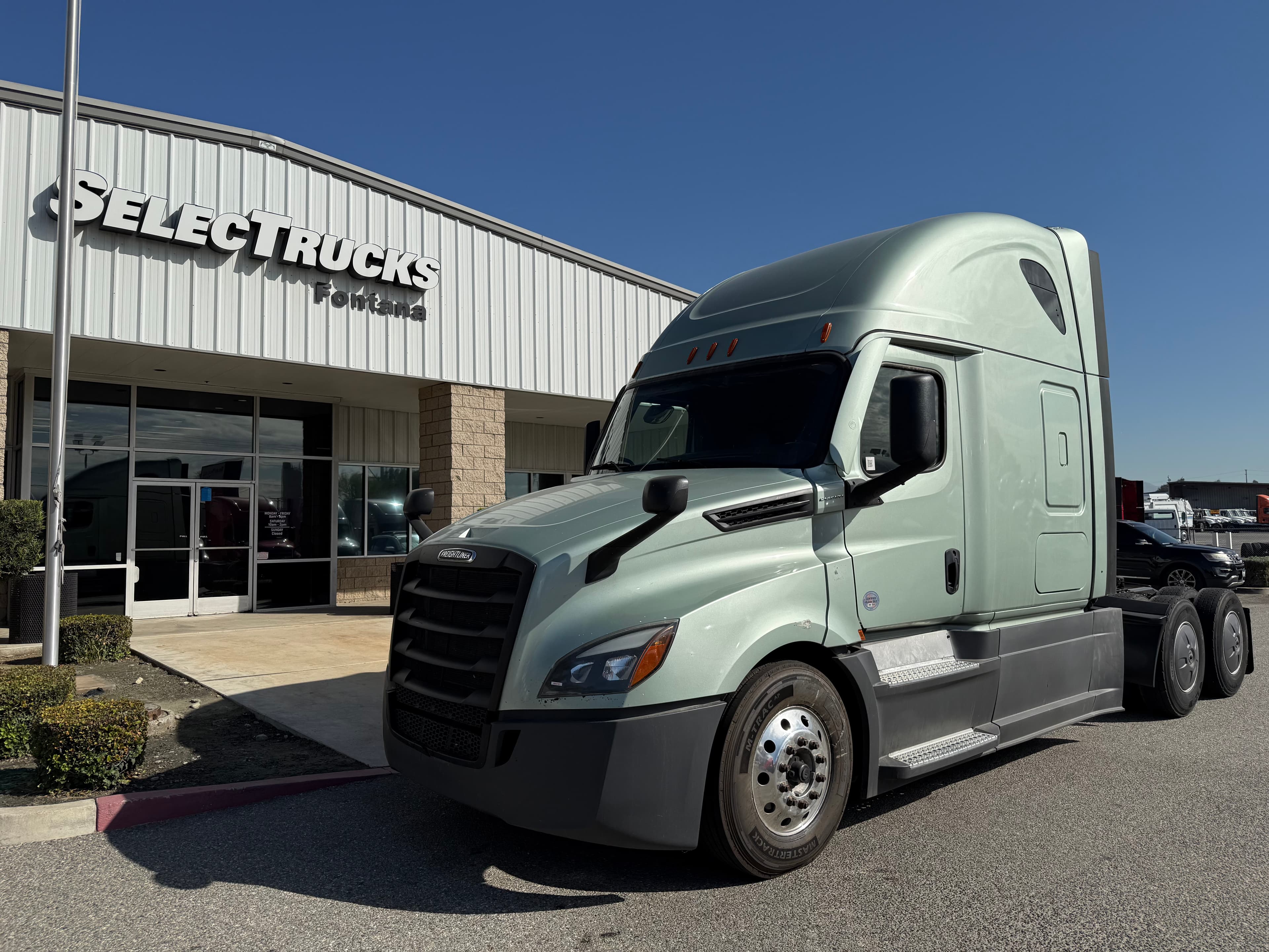2022 FREIGHTLINER CASCADIA 126SLP