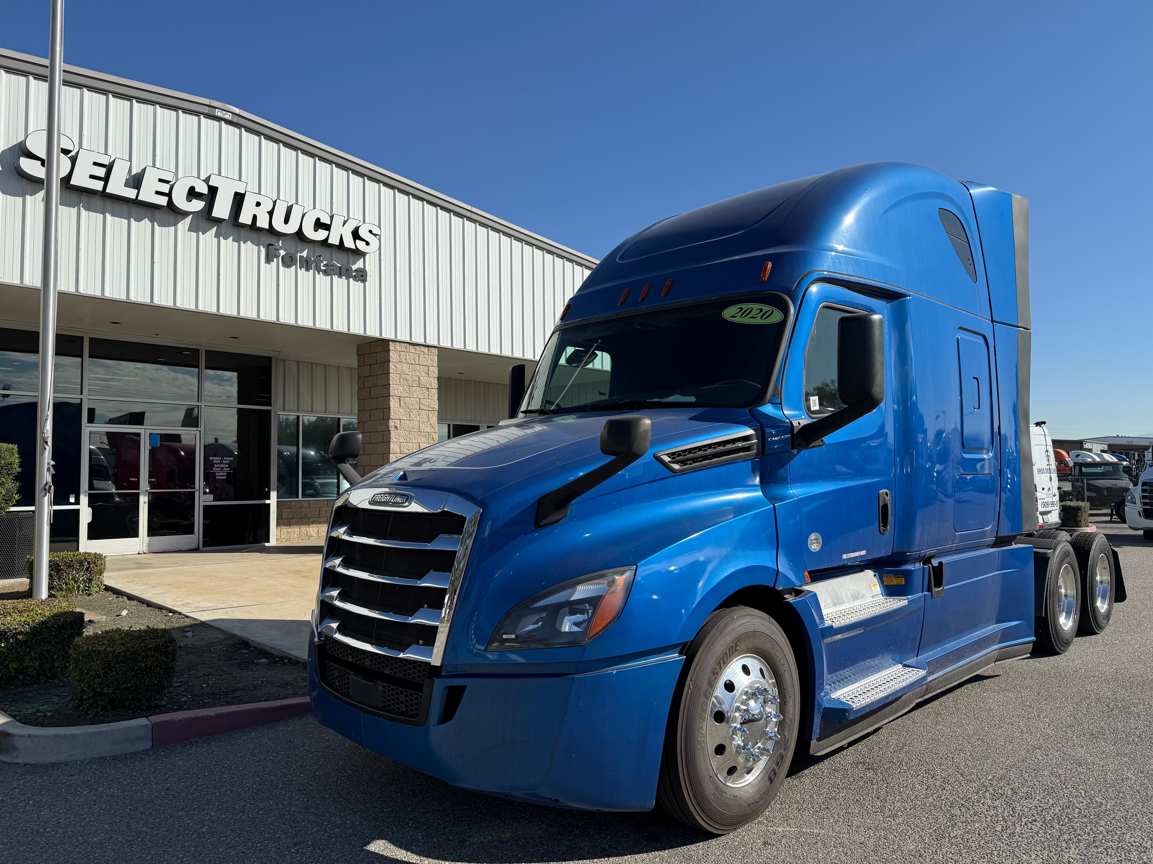 2020 FREIGHTLINER CASCADIA 126SLP