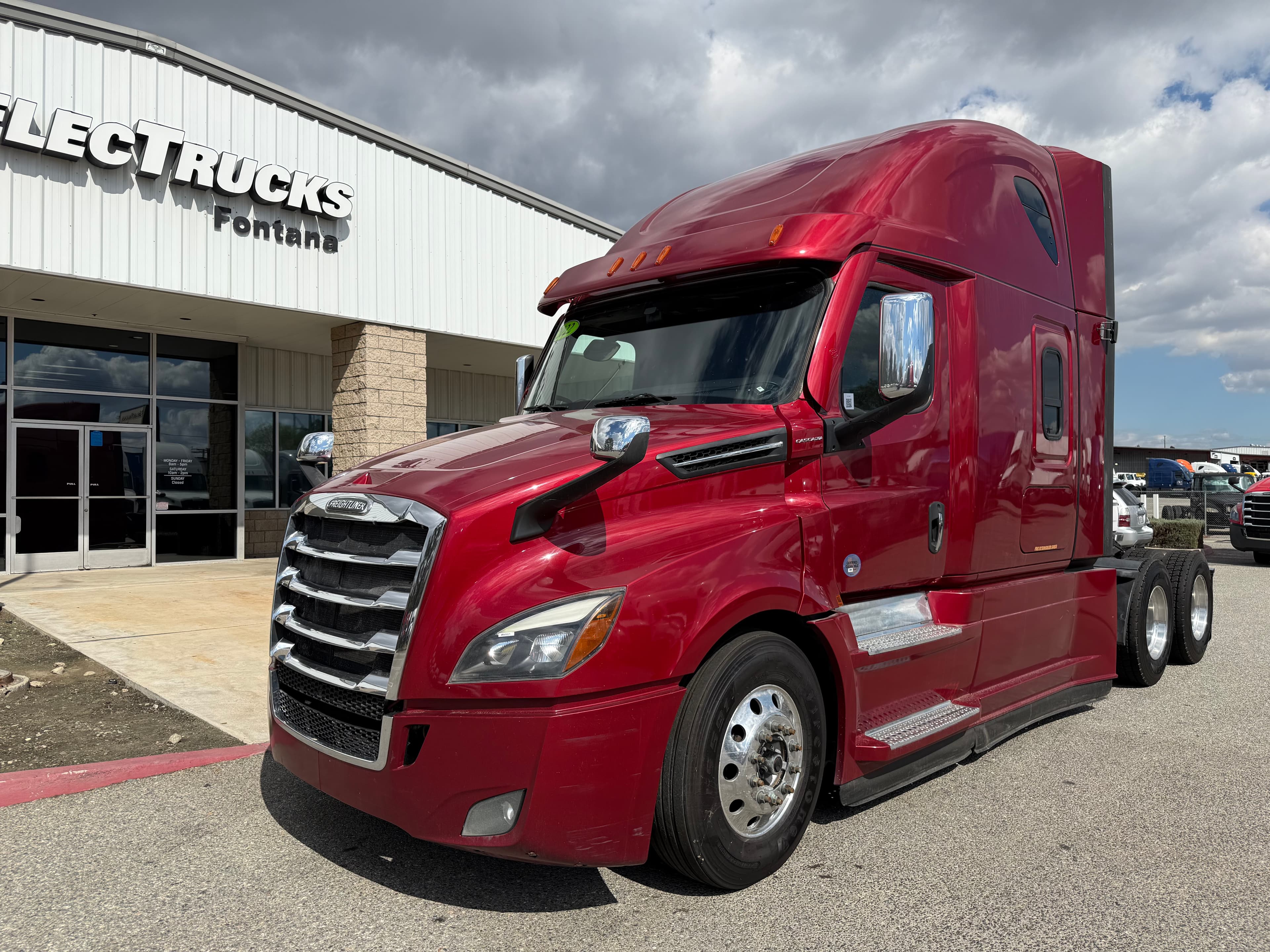 2022 FREIGHTLINER CASCADIA 126SLP