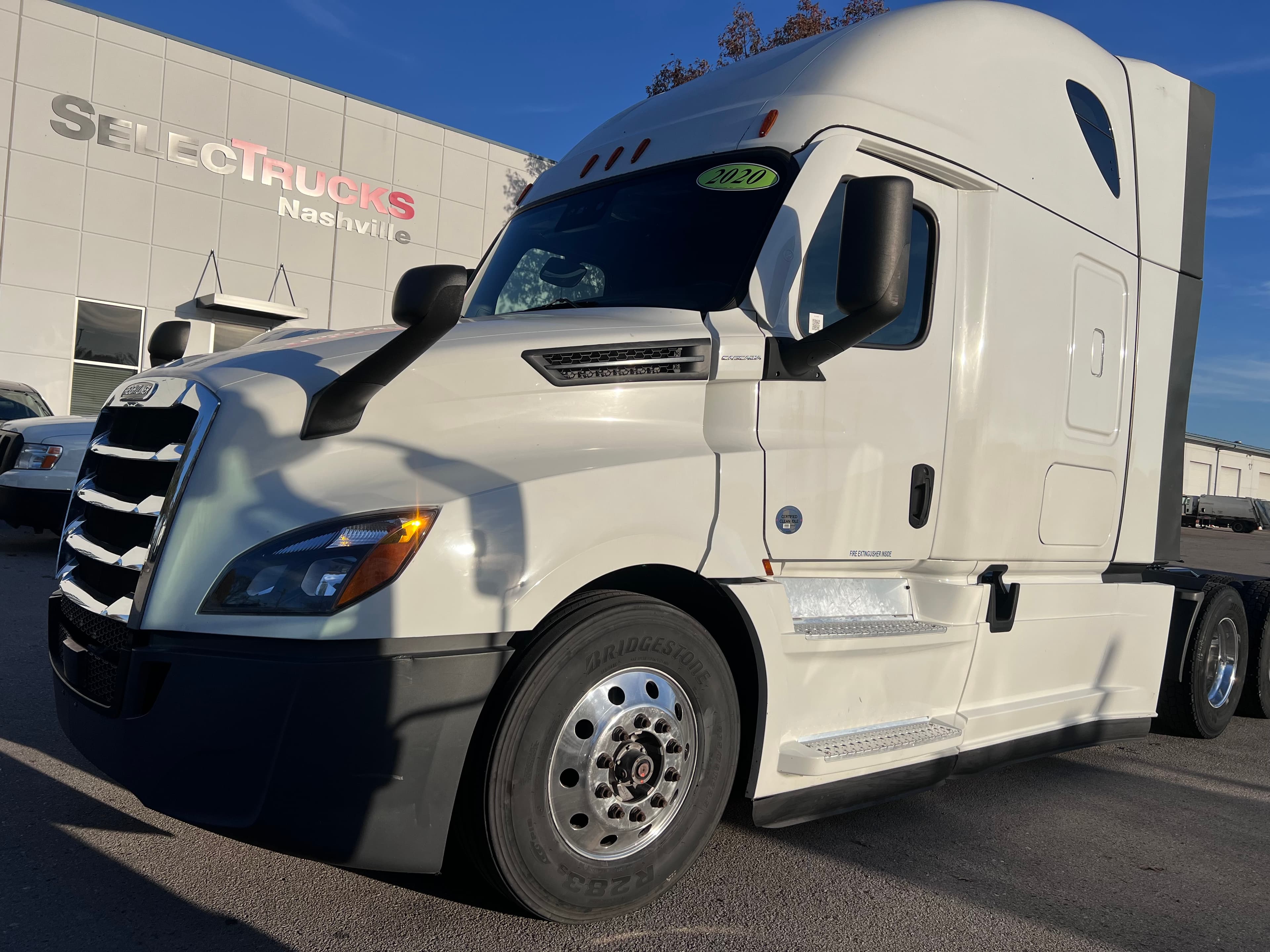 2021 FREIGHTLINER CASCADIA 126SLP