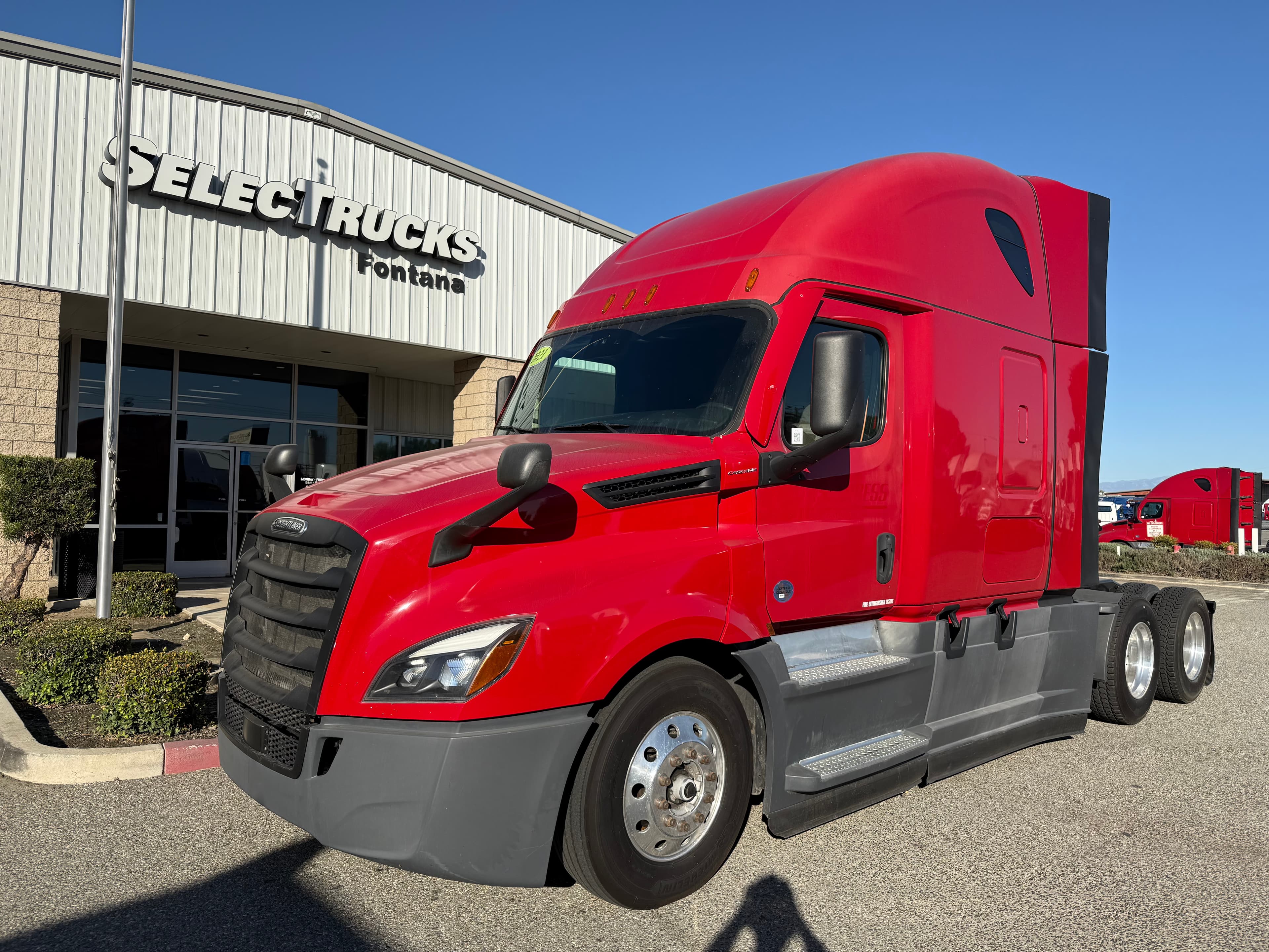2021 FREIGHTLINER CASCADIA 126SLP