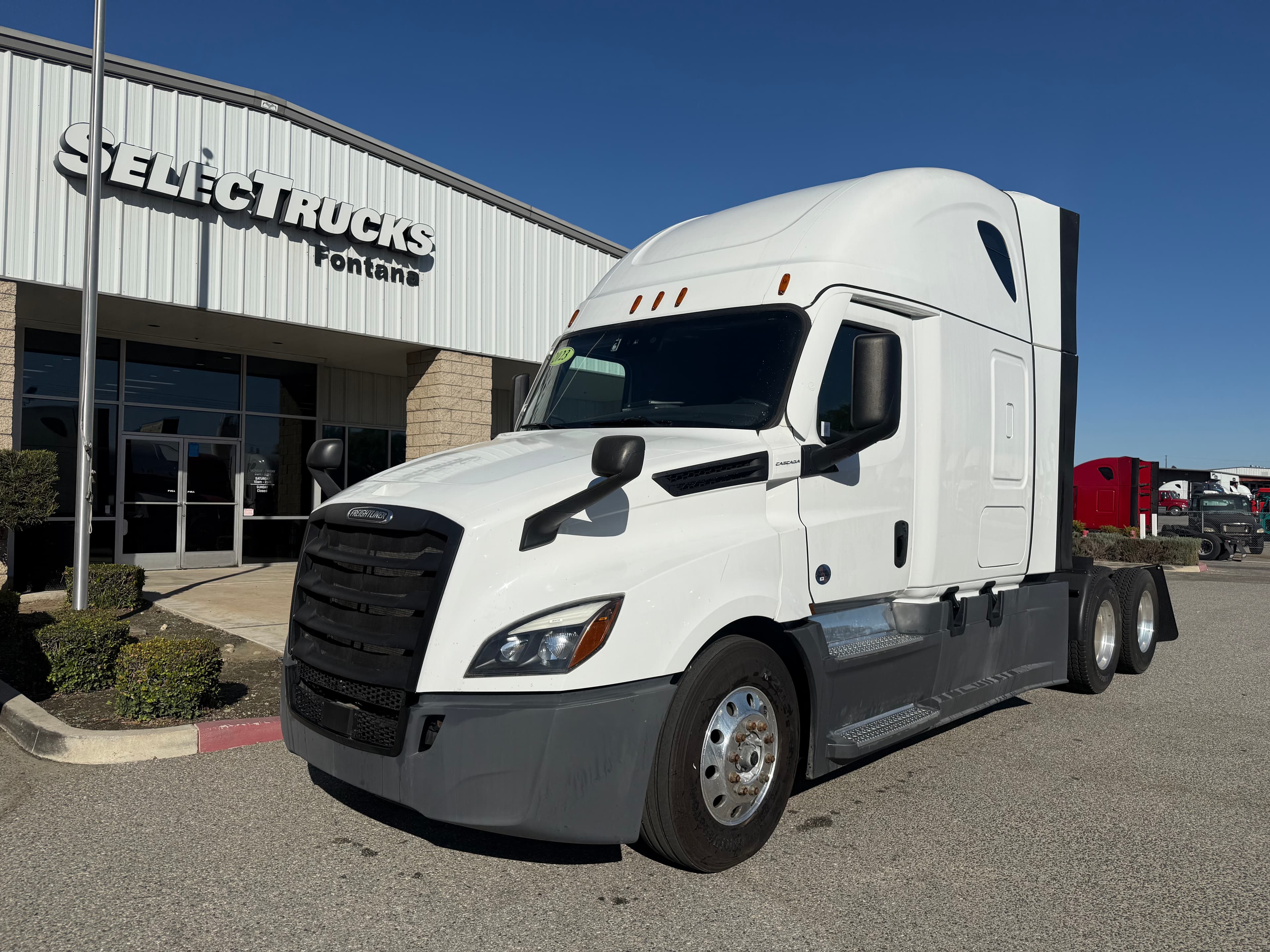 2023 FREIGHTLINER CASCADIA 126SLP