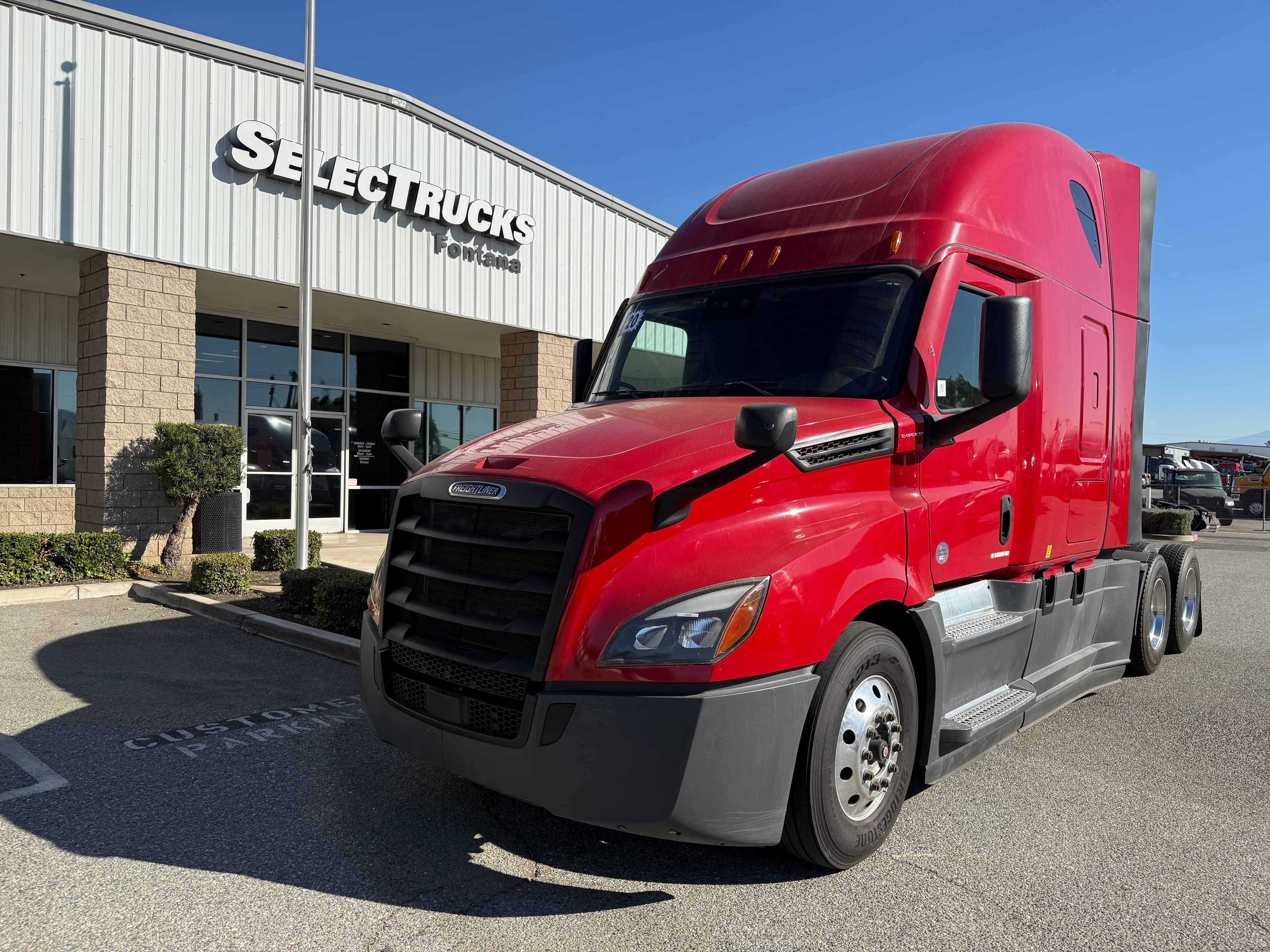 2020 FREIGHTLINER CASCADIA 126SLP